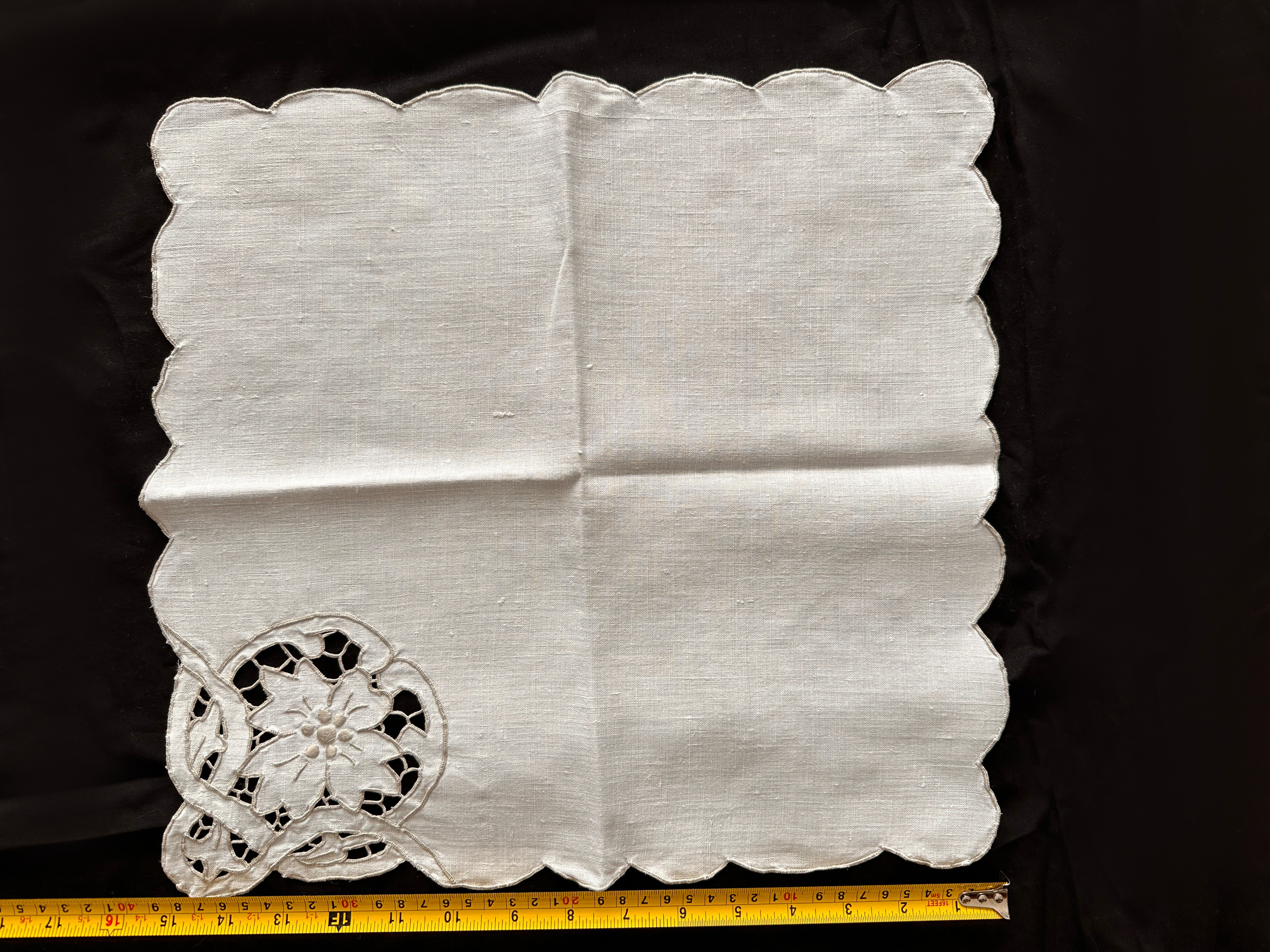 Textil3. Современнные и актикварные украшения в Барселоне, Москве и Санкт-Петербурге