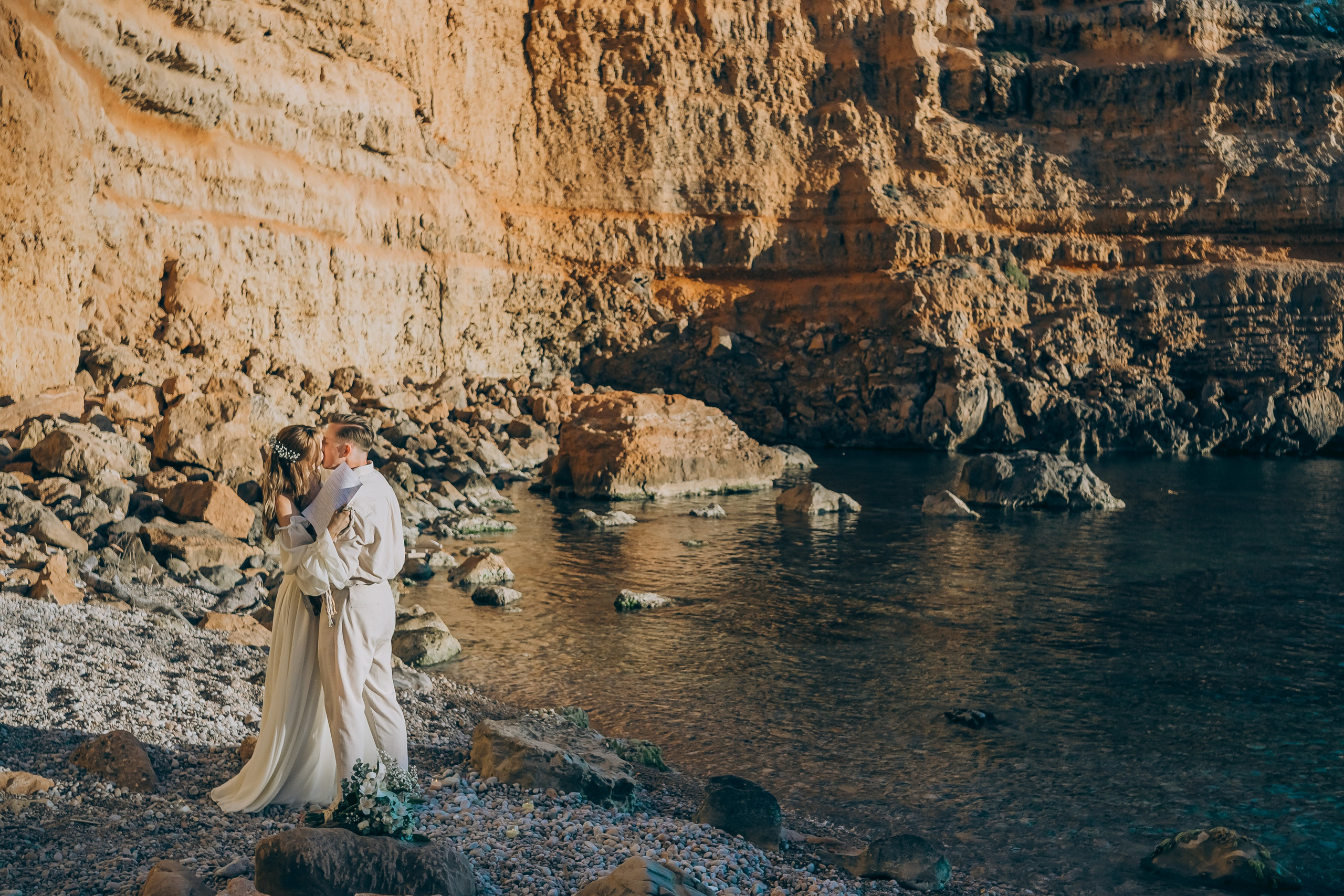 Intimate vow in the bay. Фотограф у Пальма де Майорка