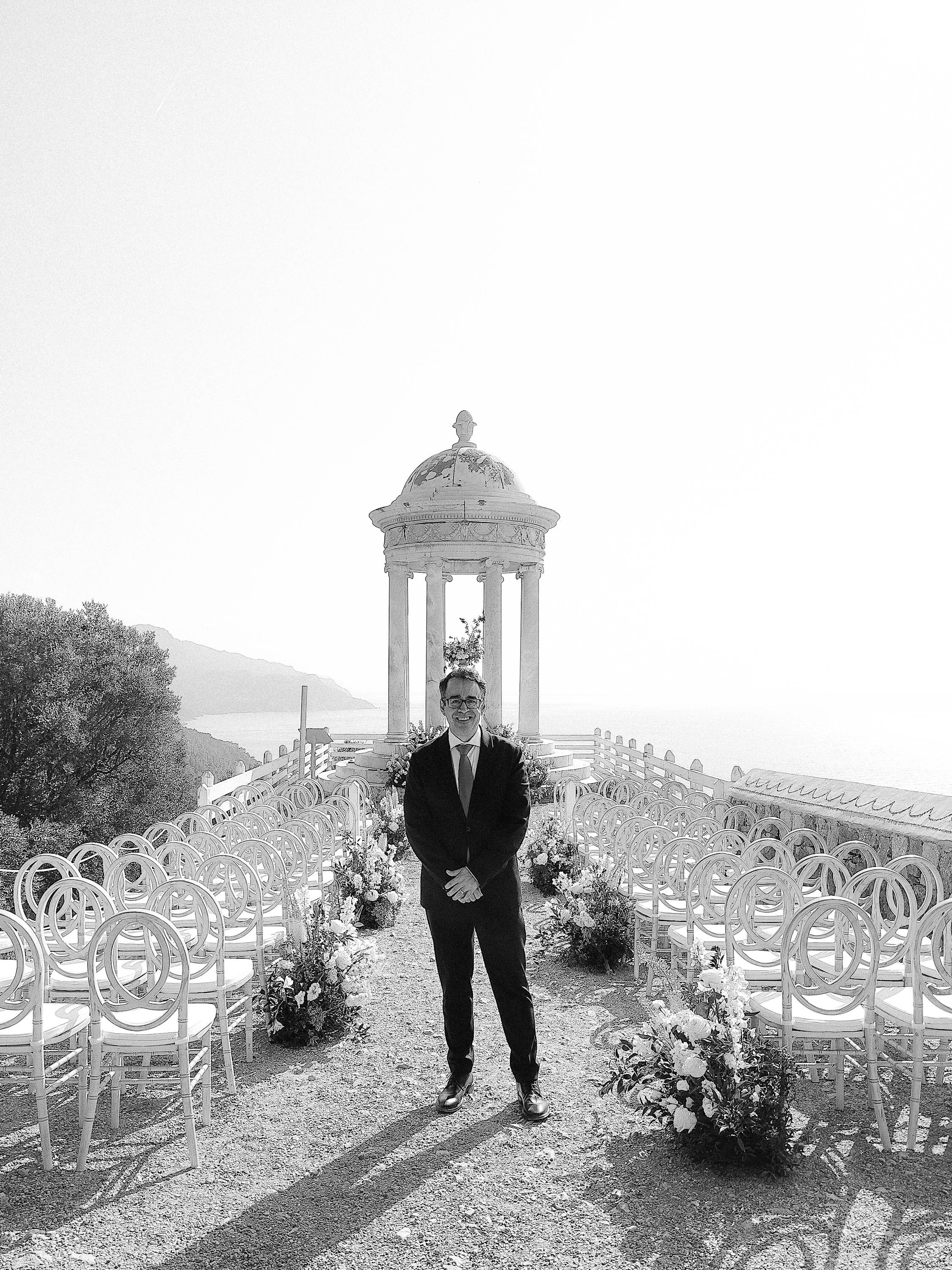 Wedding Ceremony in Finca Son Marroig. Wedding Celebrant in Mallorca Iban Collin