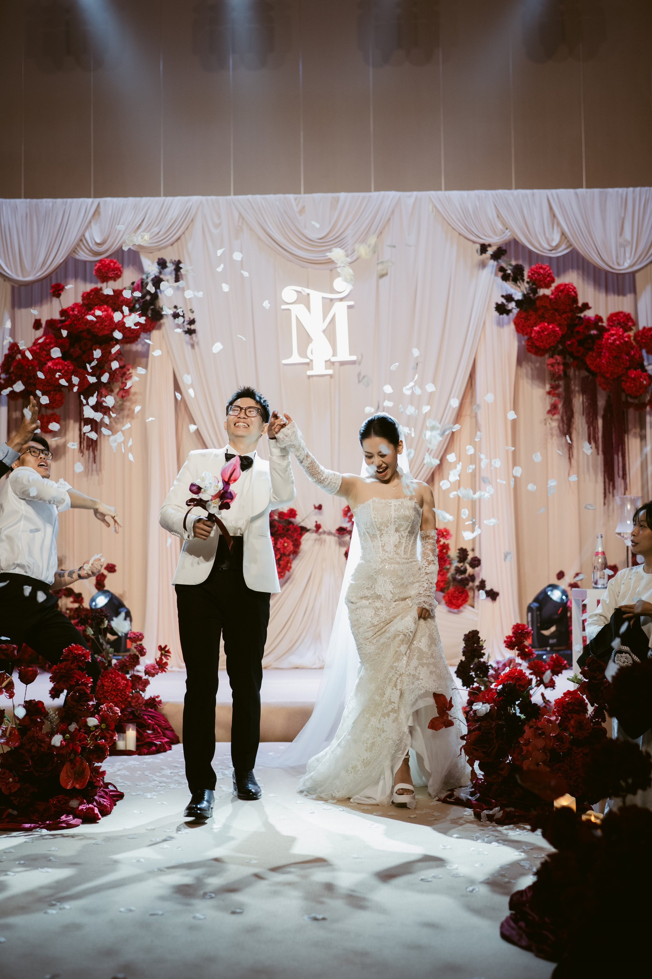 Man + Thu | Photojournalism. BenColor Studio