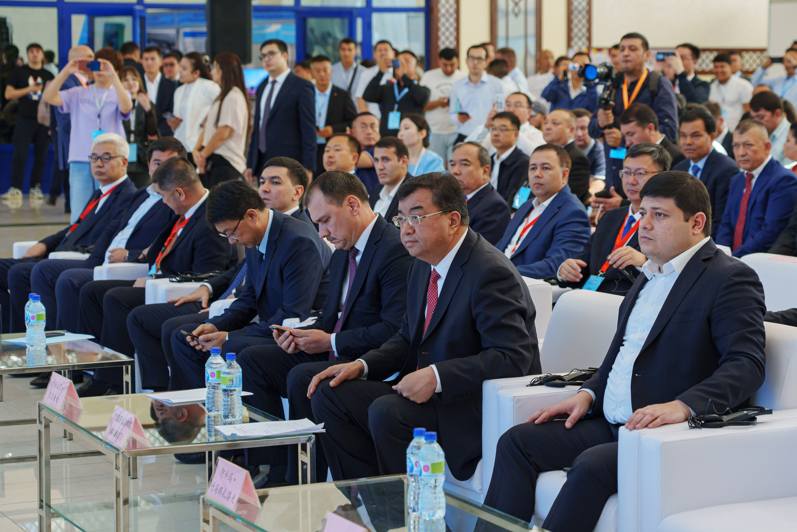 Выставка Синьцзянской продукции. Узбекистан — Китай. Георгий Намазов | Фотограф в Ташкенте