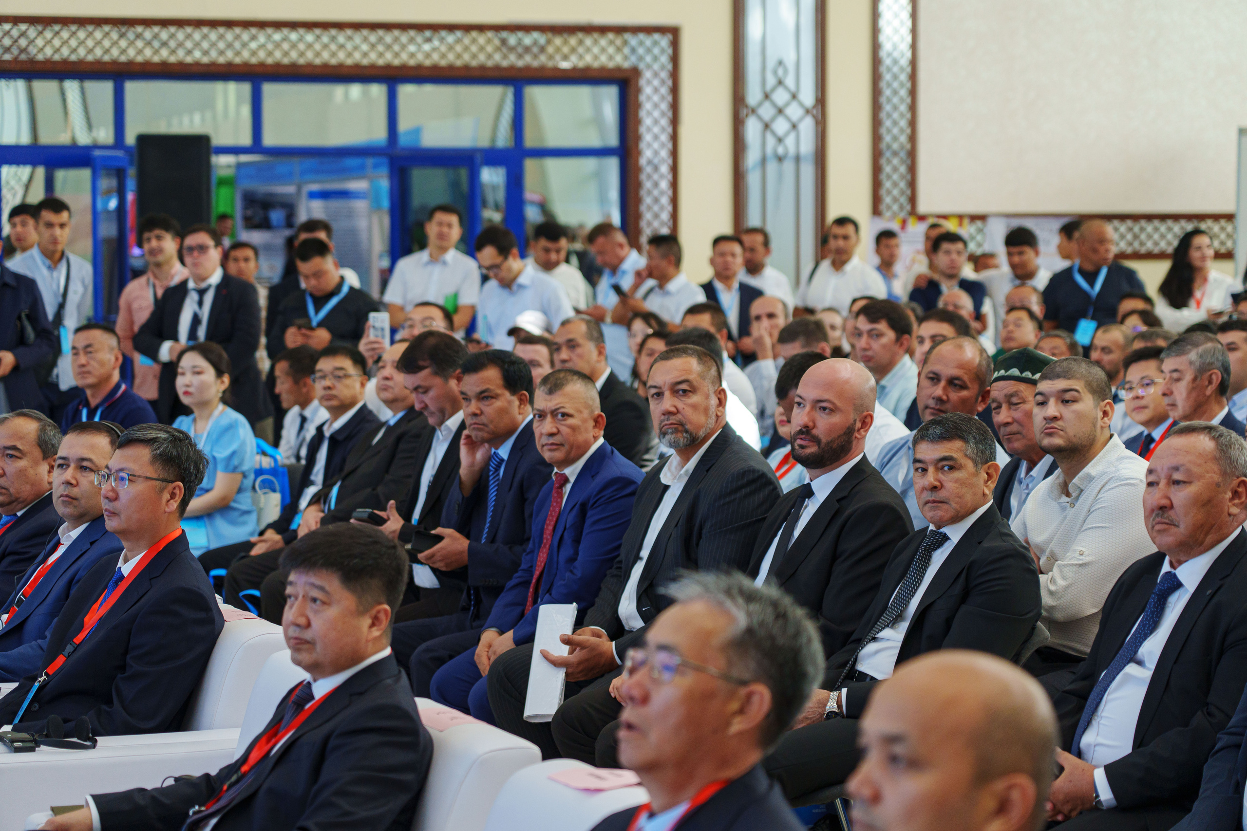 Выставка Синьцзянской продукции. Узбекистан — Китай. Георгий Намазов | Фотограф в Ташкенте