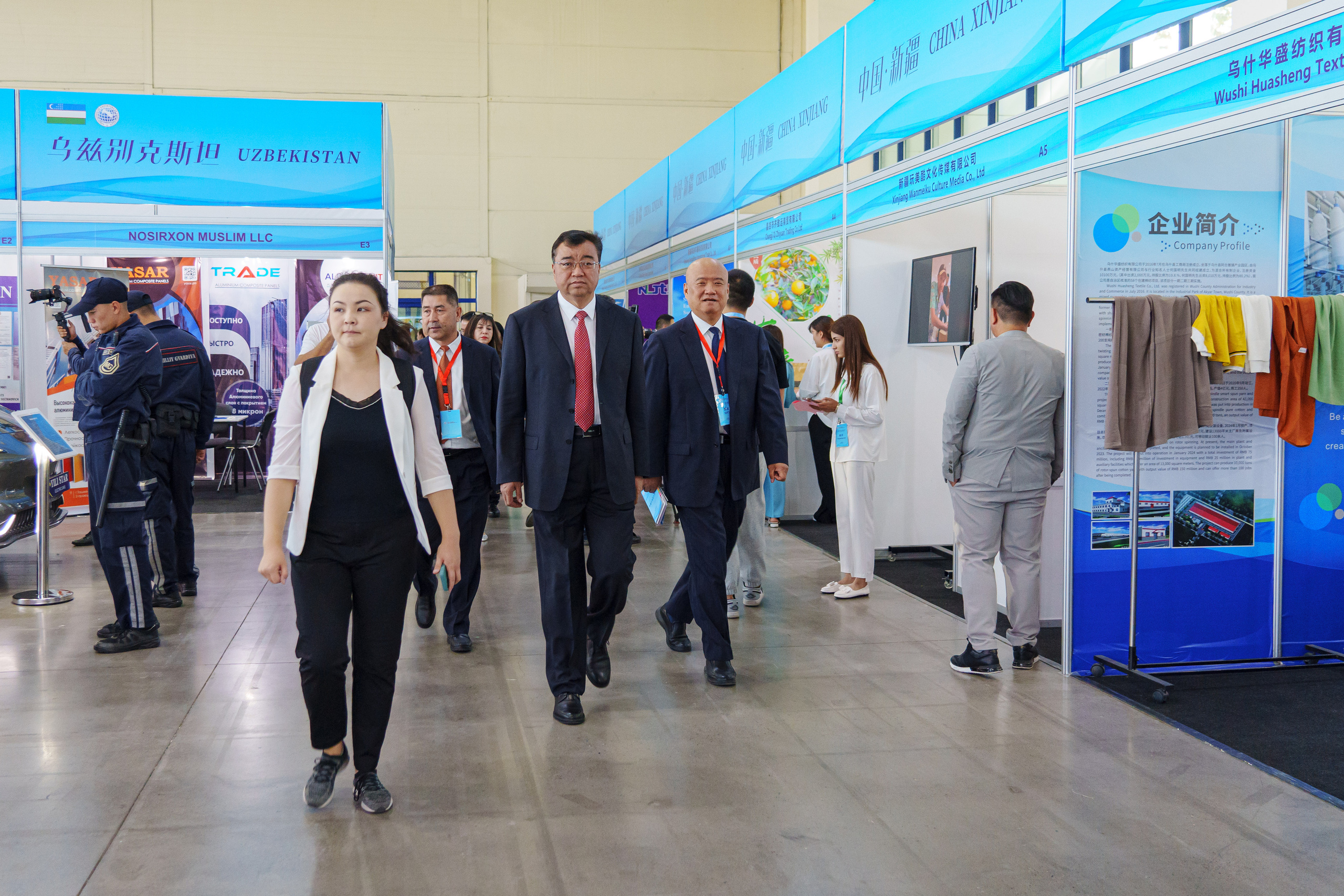 Выставка Синьцзянской продукции. Узбекистан — Китай. Георгий Намазов | Фотограф в Ташкенте