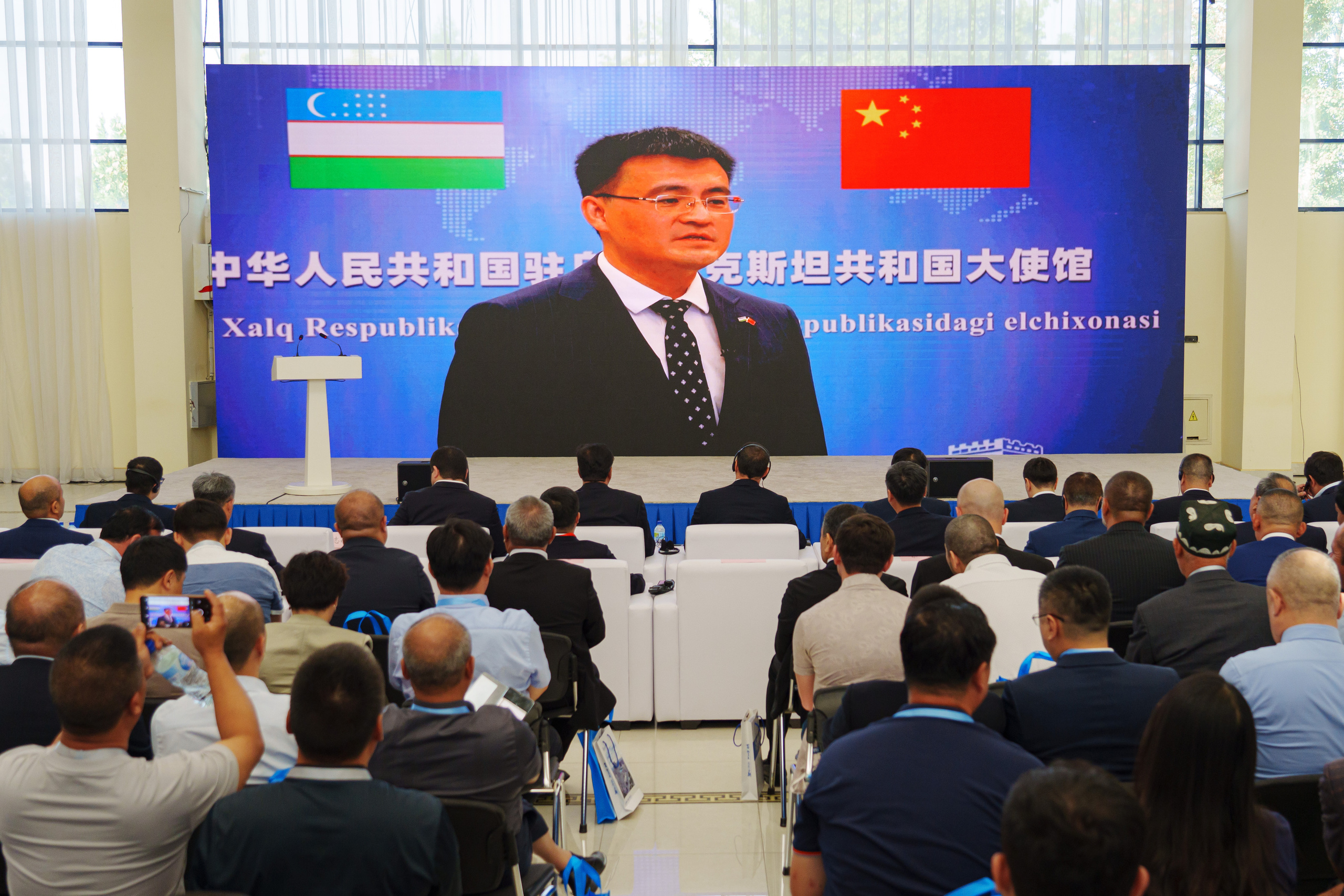 Выставка Синьцзянской продукции. Узбекистан — Китай. Георгий Намазов | Фотограф в Ташкенте