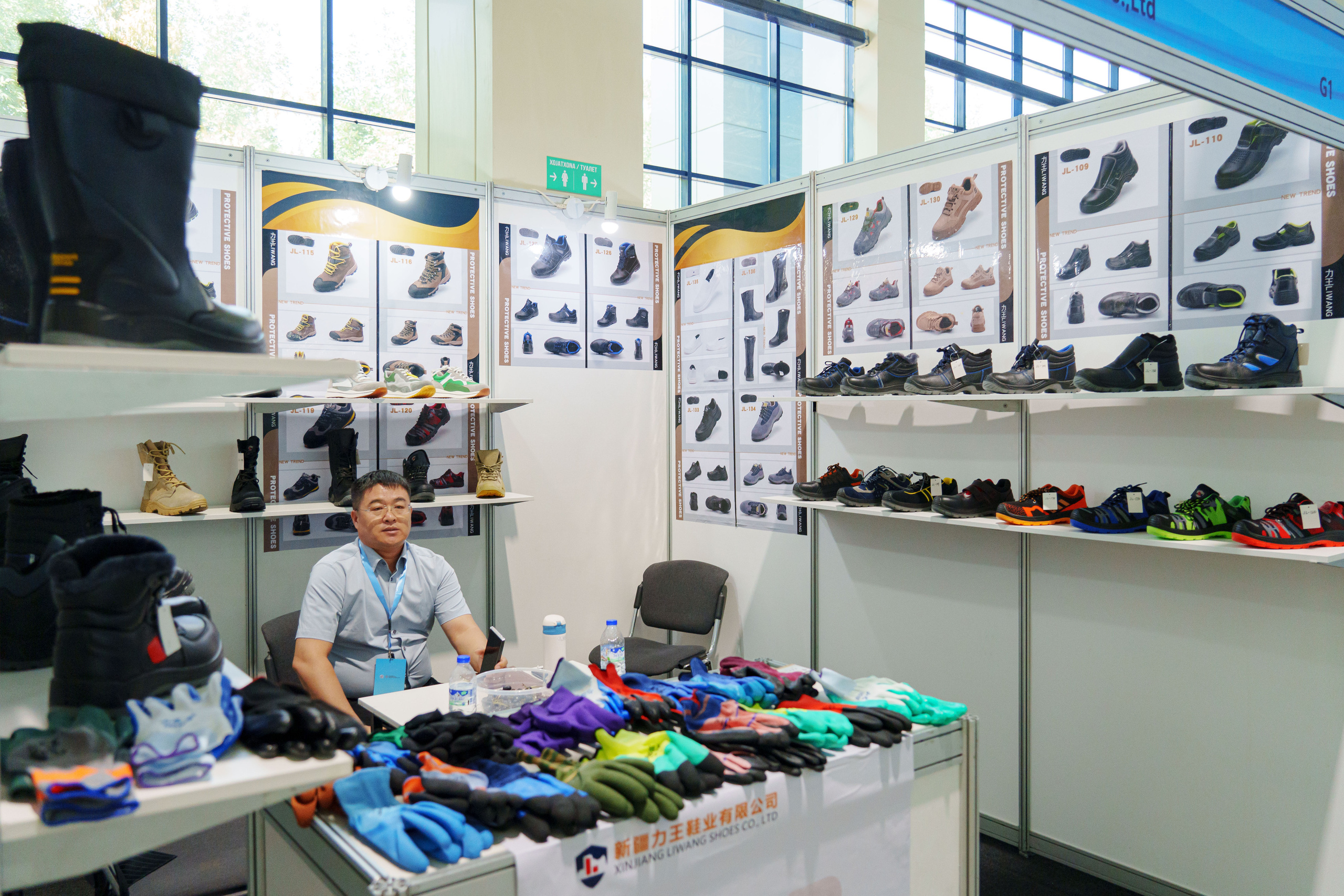 Выставка Синьцзянской продукции. Узбекистан — Китай. Георгий Намазов | Фотограф в Ташкенте