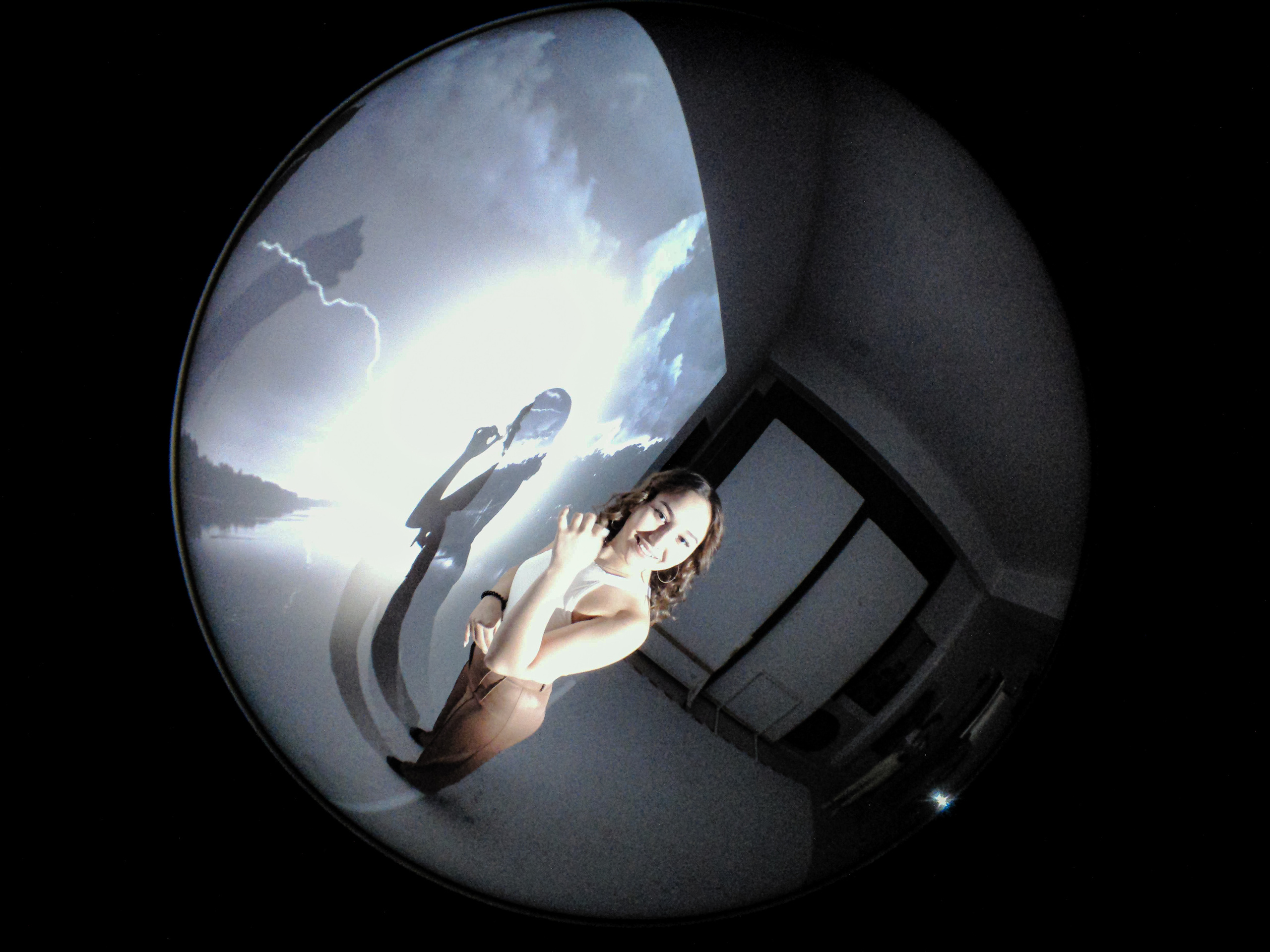 Victoria. Art Projector. Георгий Намазов | Фотограф в Ташкенте