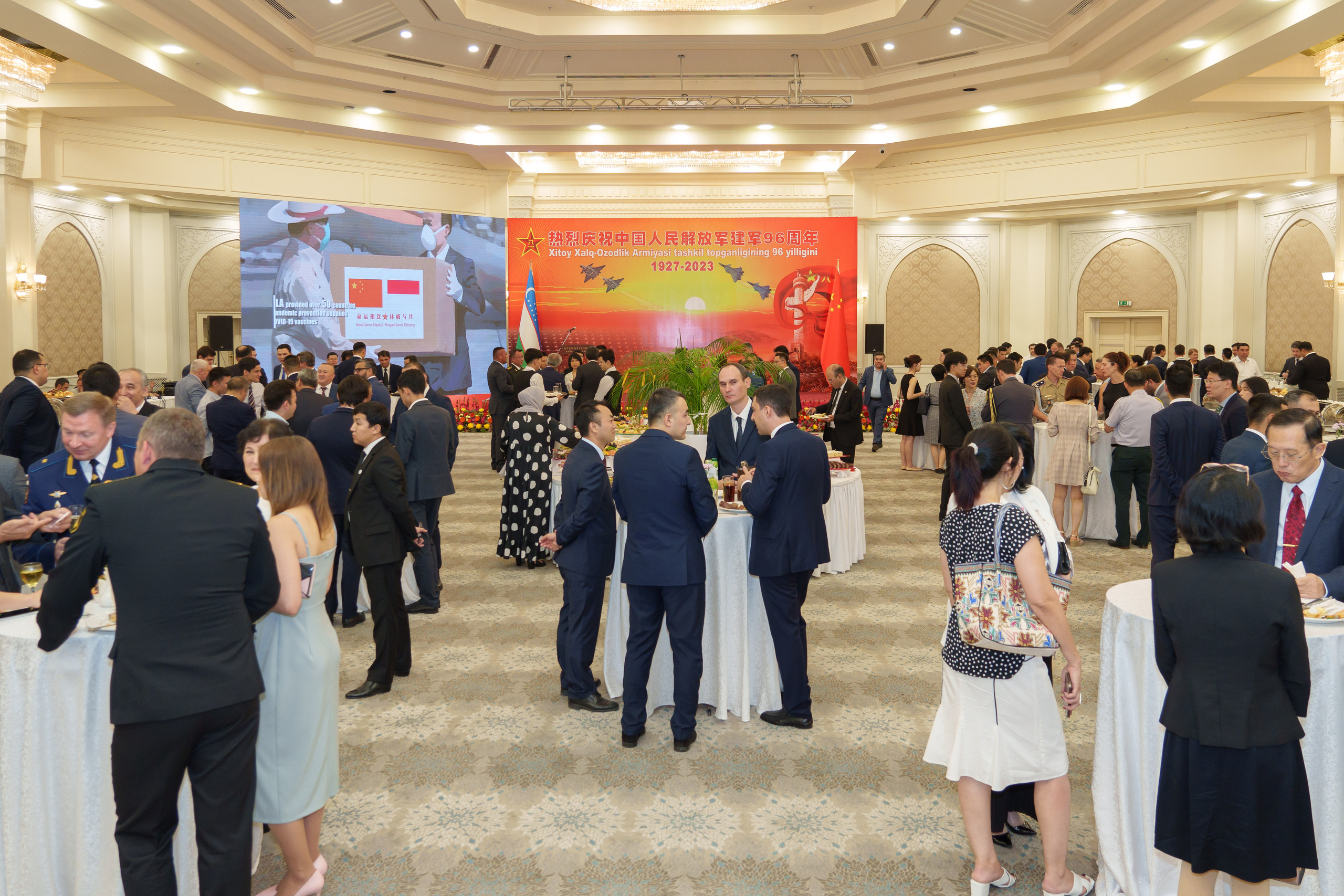 Приём в честь 96-й годовщины образования Народно-освободительно армии. Георгий Намазов | Фотограф в Ташкенте