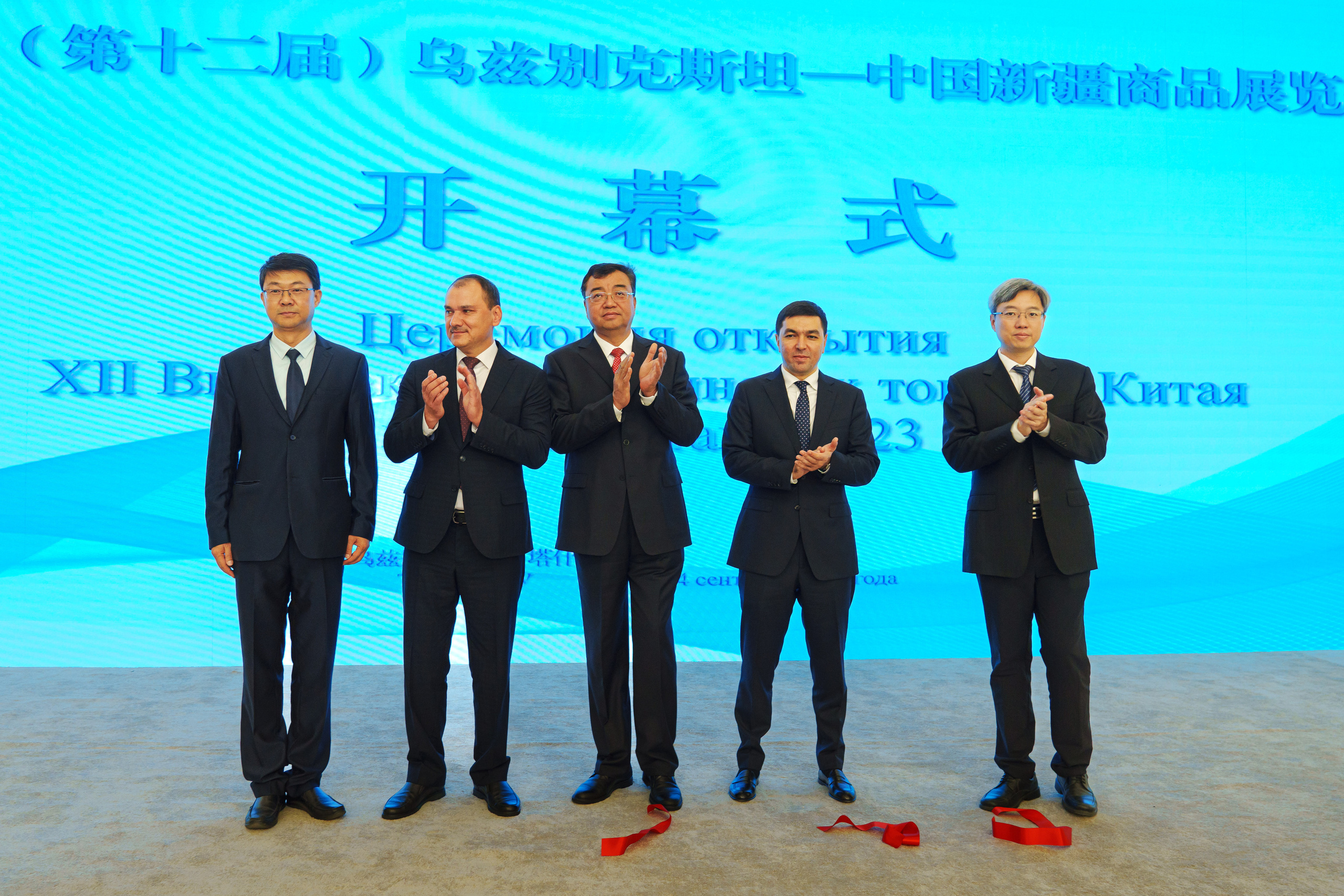 Выставка Синьцзянской продукции. Узбекистан — Китай. Георгий Намазов | Фотограф в Ташкенте