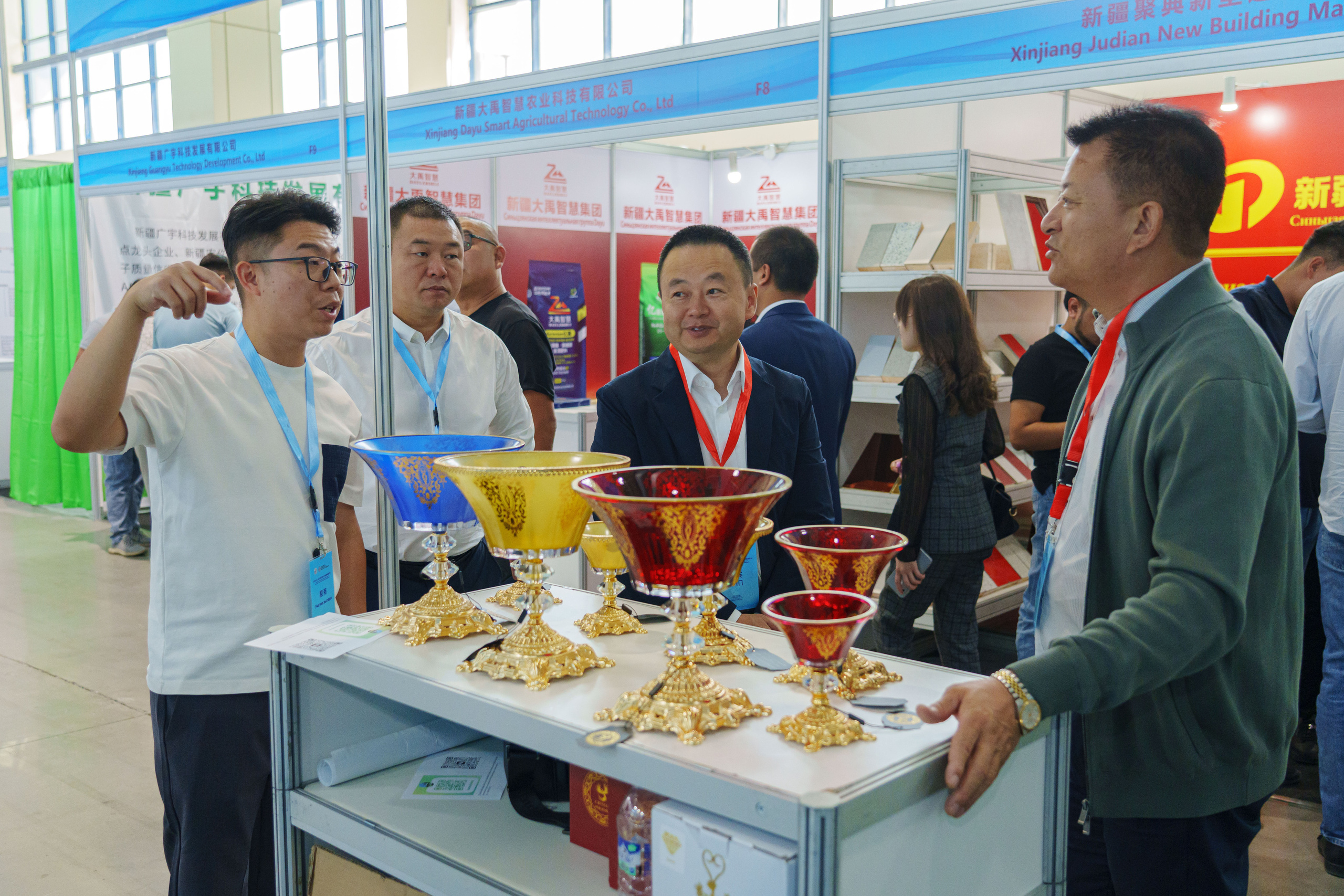 Выставка Синьцзянской продукции. Узбекистан — Китай. Георгий Намазов | Фотограф в Ташкенте