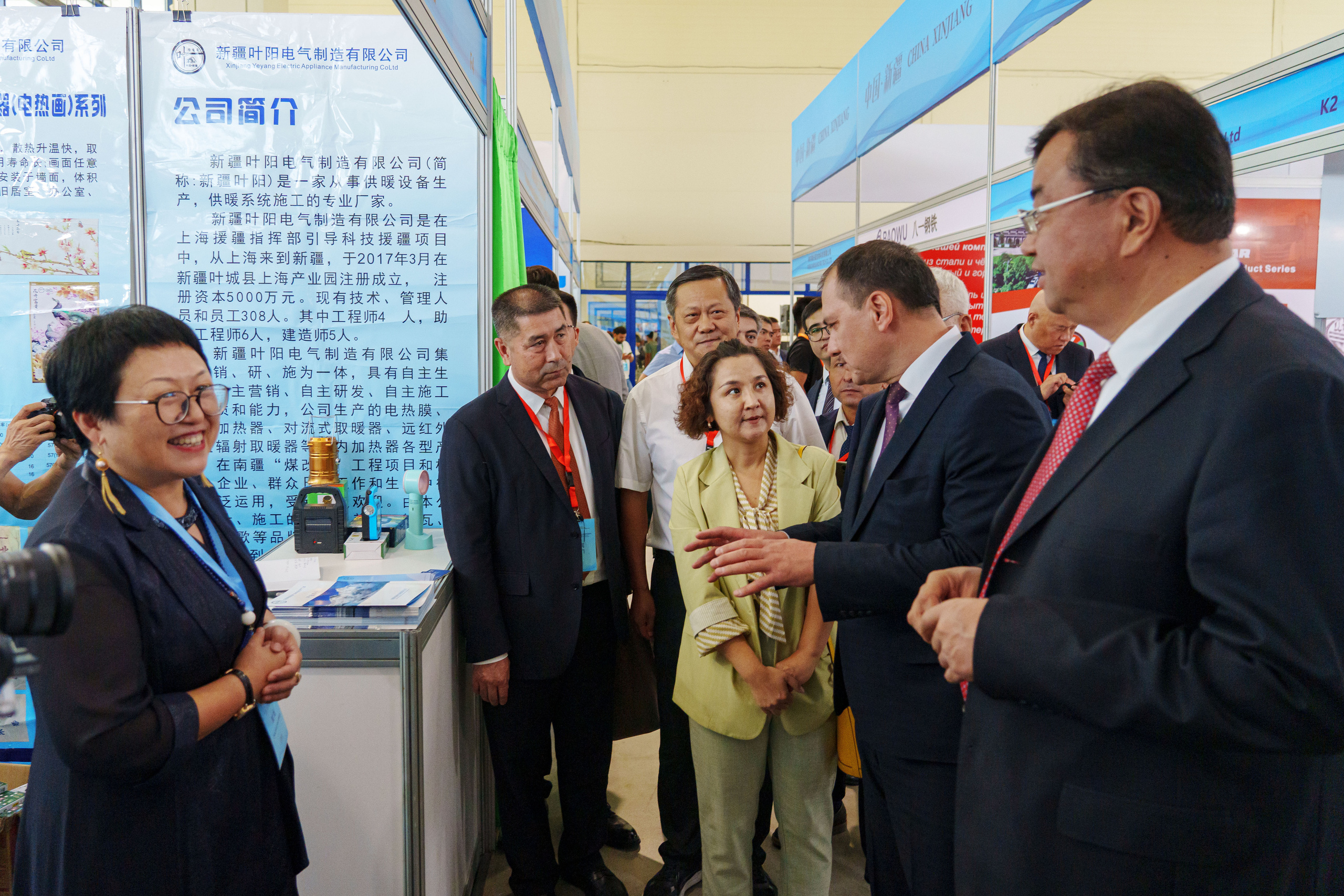 Выставка Синьцзянской продукции. Узбекистан — Китай. Георгий Намазов | Фотограф в Ташкенте