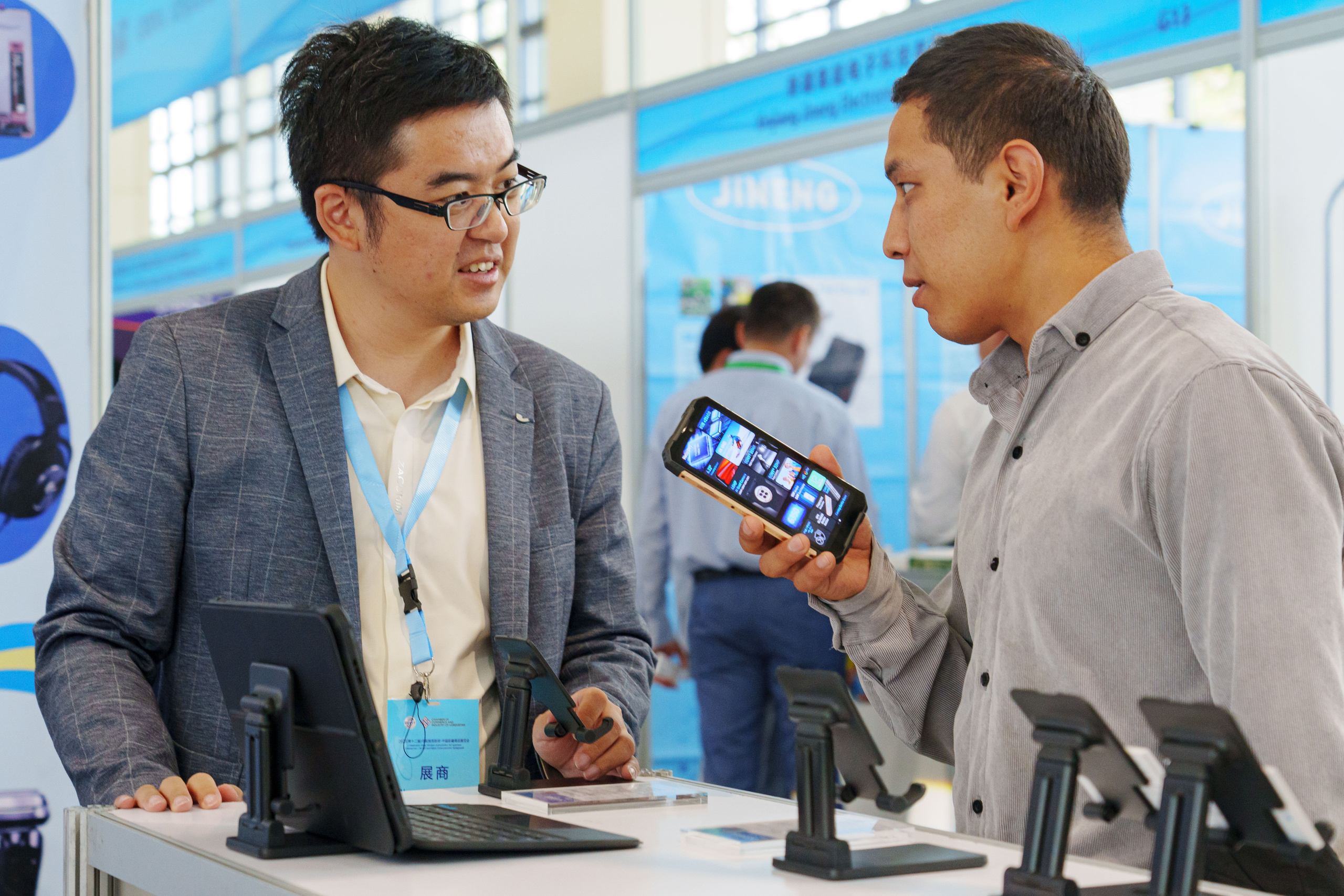 Выставка Синьцзянской продукции. Узбекистан — Китай. Георгий Намазов | Фотограф в Ташкенте