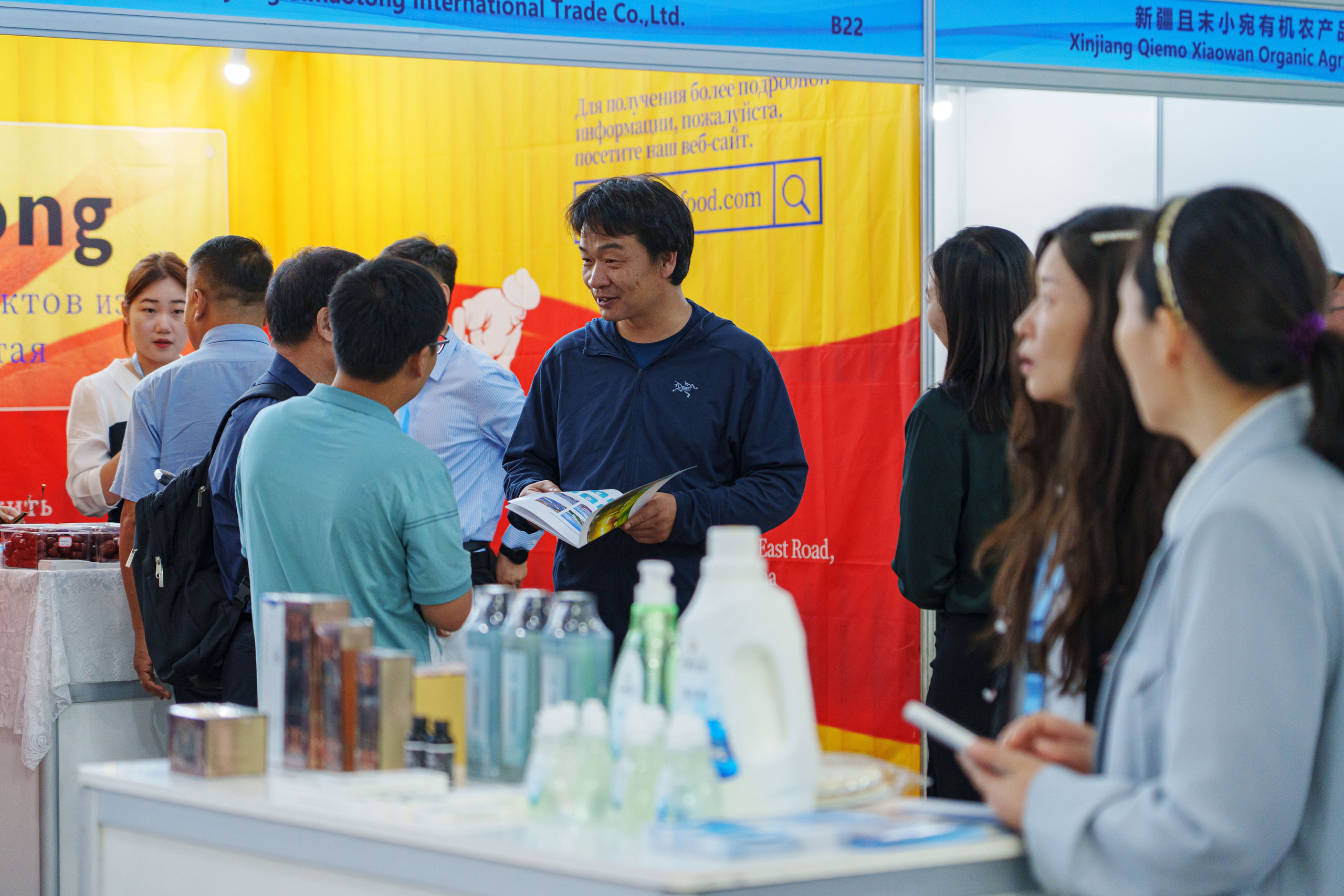 Выставка Синьцзянской продукции. Узбекистан — Китай. Георгий Намазов | Фотограф в Ташкенте