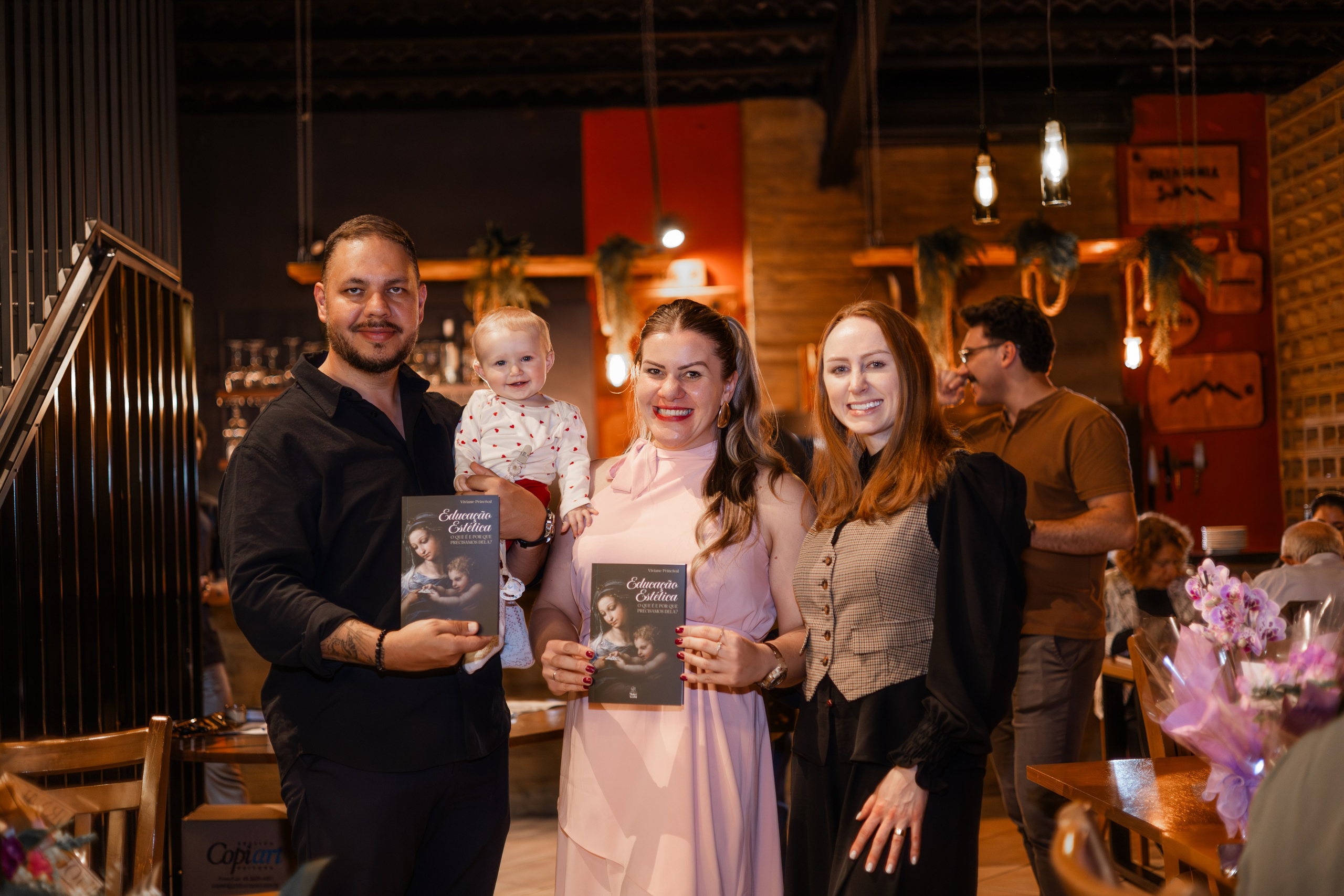 Lançamento de Livro Vivi Princival