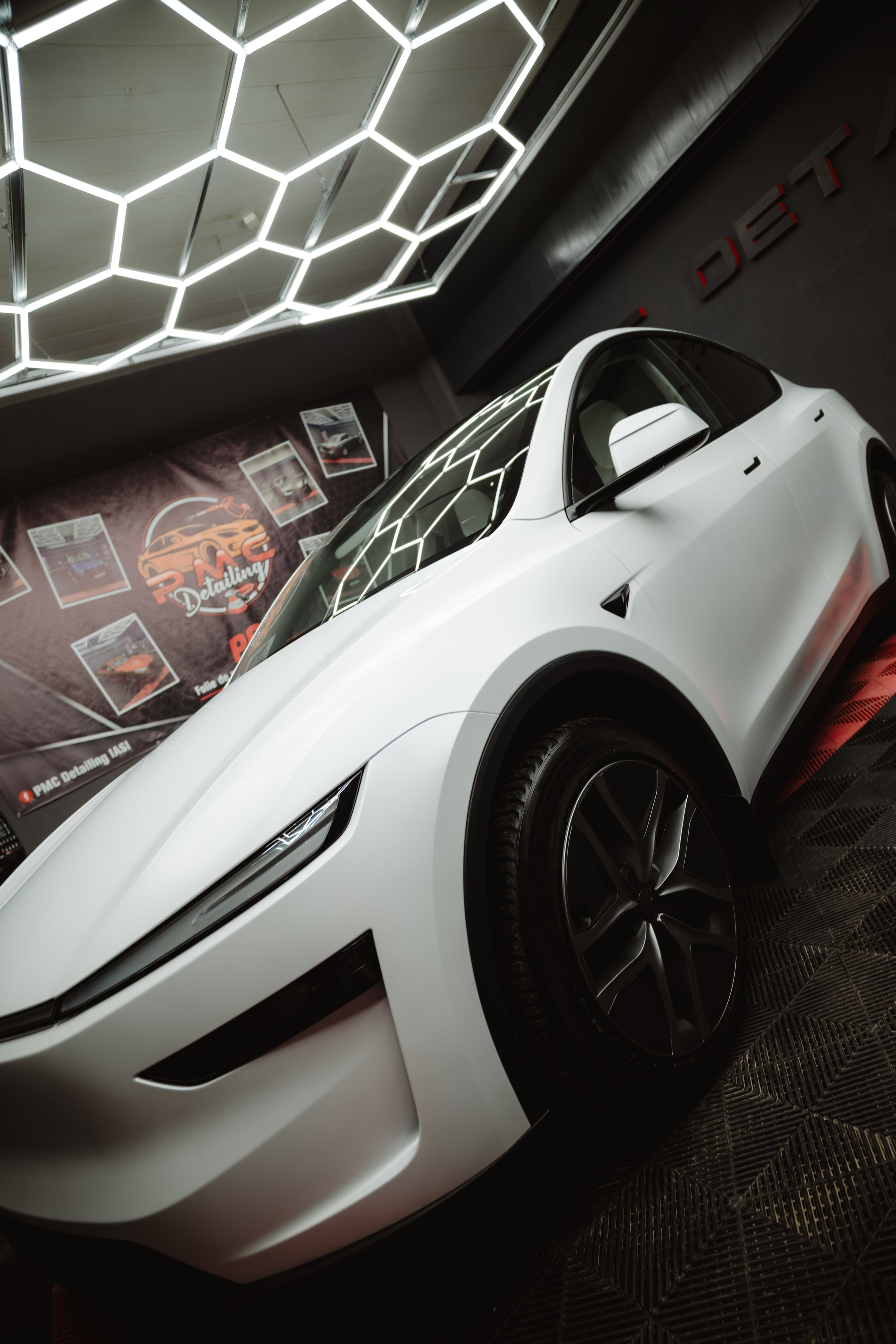Tesla Model Y (PMC Detailing). Adrian Visovan - Fotograf Iasi