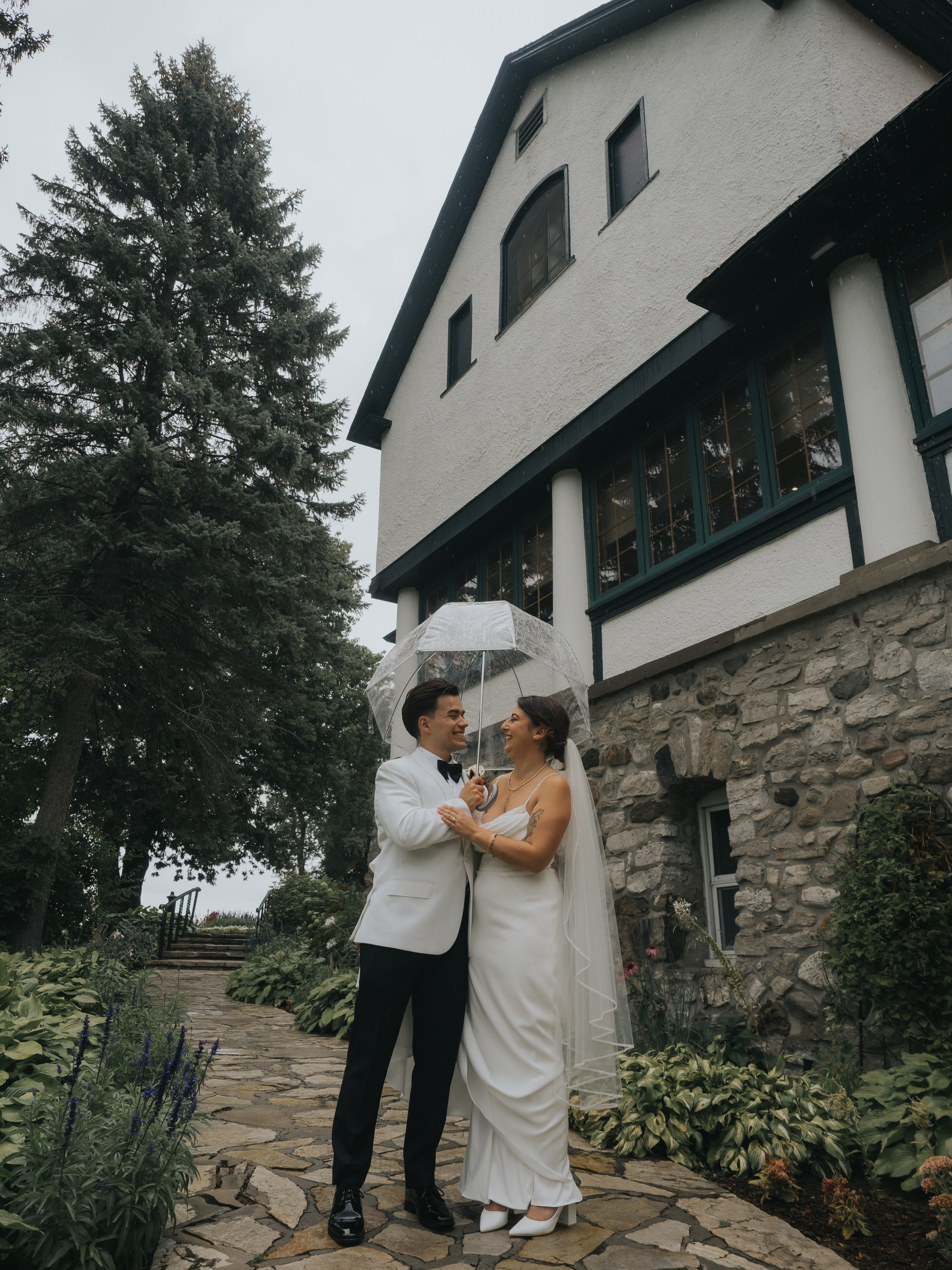 Wedding of Cassandra and Loïc in Beaconsfield, Montreal. Wedding and Family Photography Montreal Muriel Oe Photo