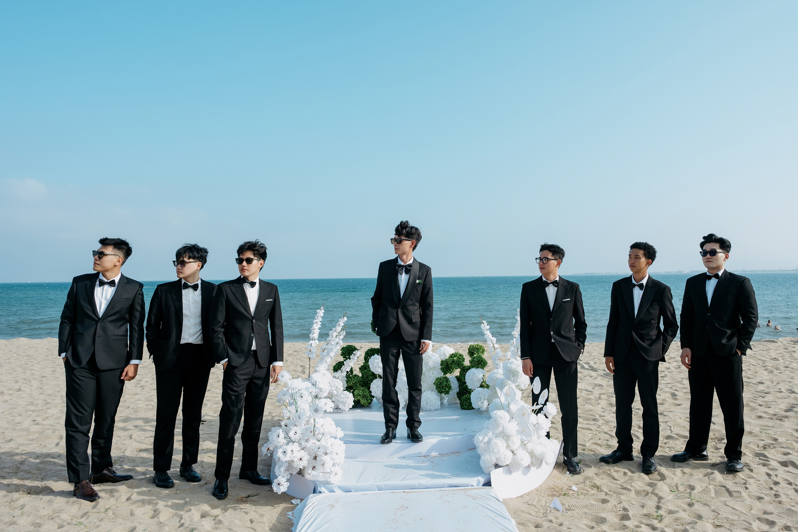 DIEU & THINH/Destination Wedding. Nhiếp ảnh gia đám cưới hàng đầu tại Thành Phố Hồ Chí Minh