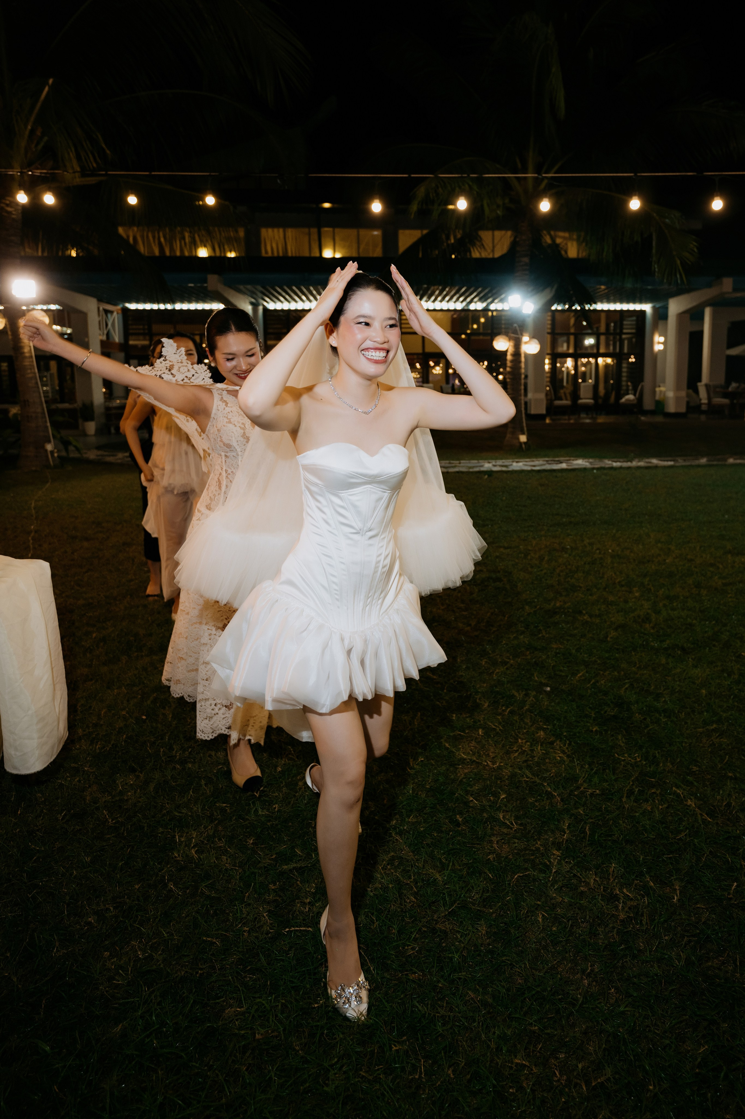DIEU & THINH/Destination Wedding. Nhiếp ảnh gia đám cưới hàng đầu tại Thành Phố Hồ Chí Minh
