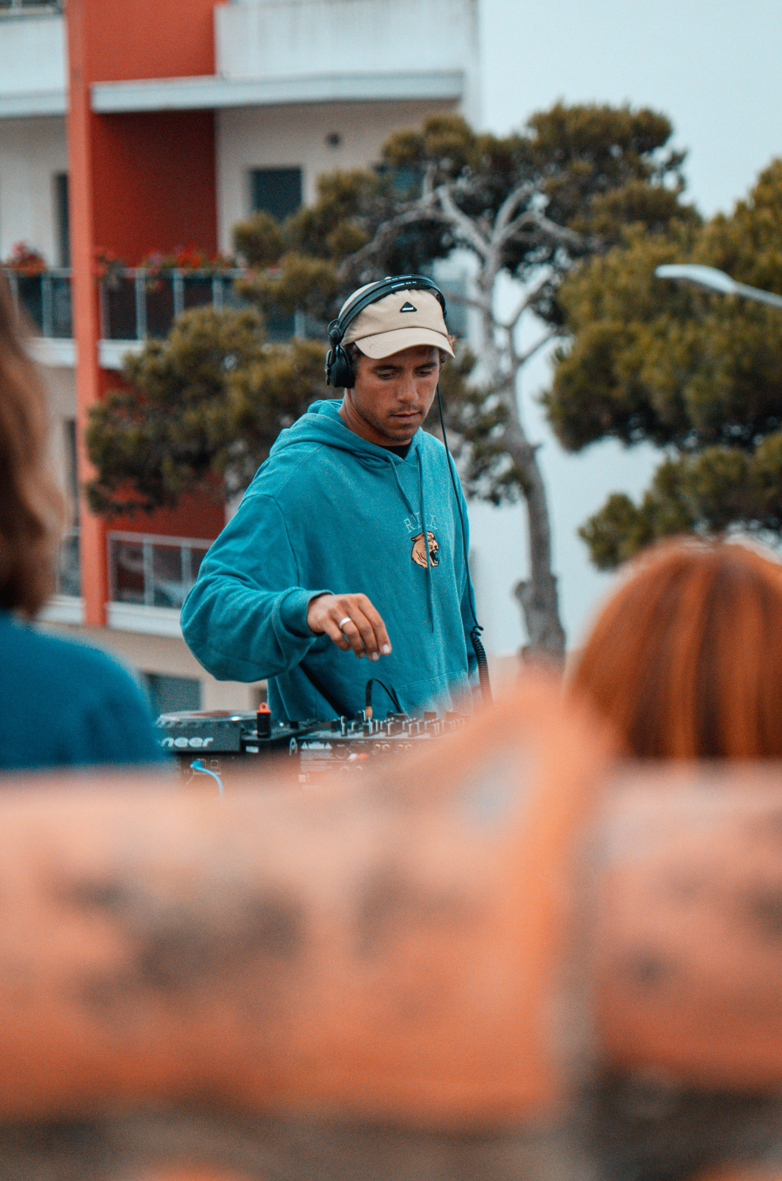 SELINA HOSTELS. REC21Films audiovisuals productions