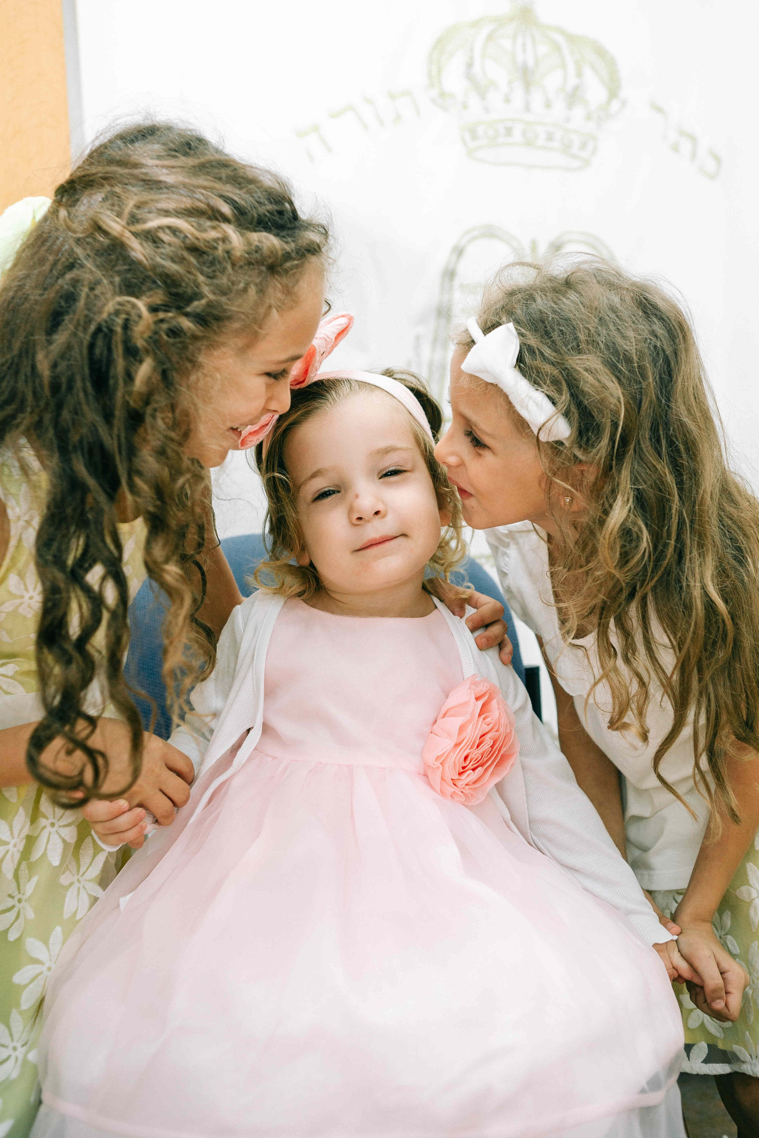 BRITH MILA IN THE SMALL SYNAGOGUE. PHOTOGRAPHER IN ISRAEL