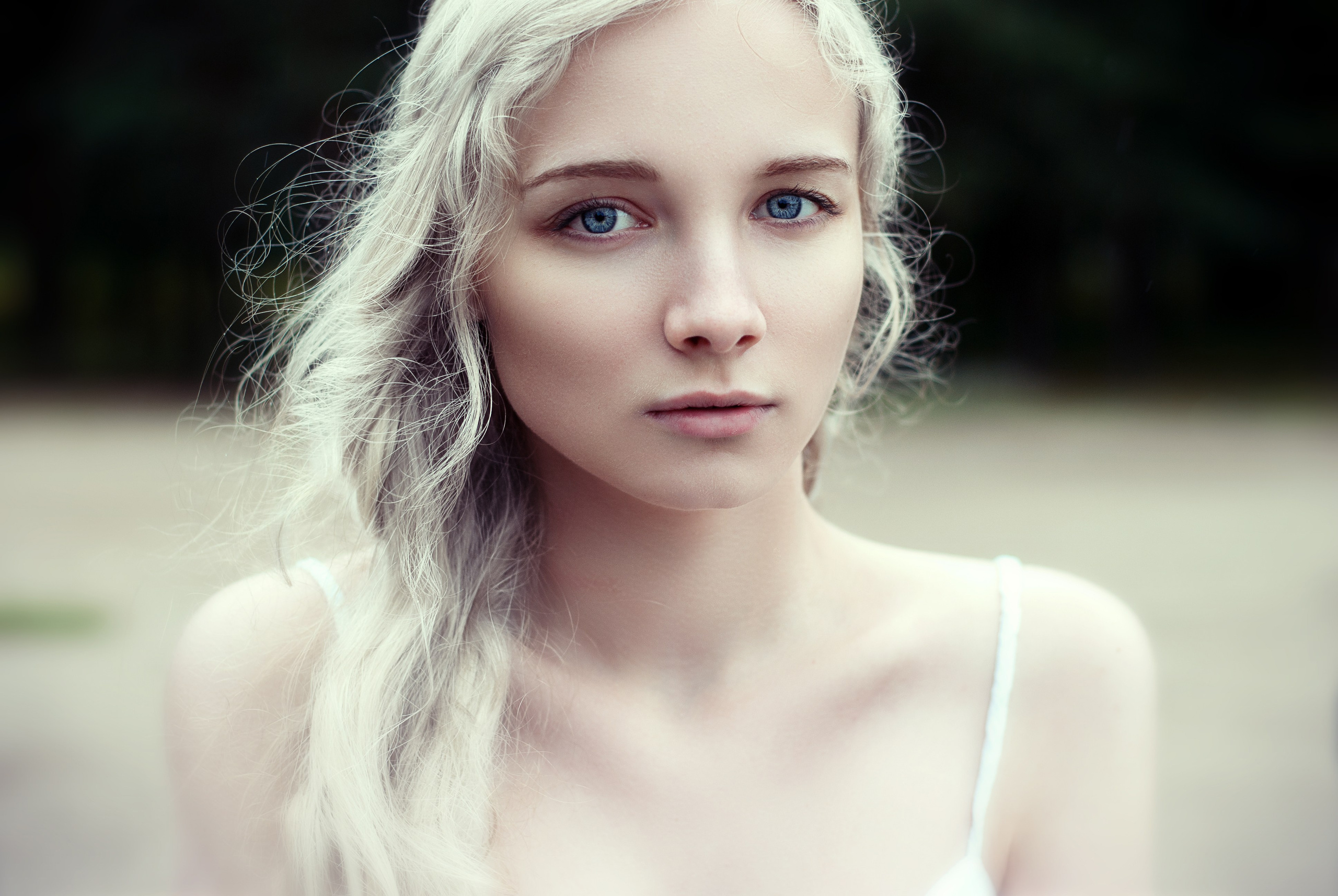 Photographer and retoucher Elena Skullova