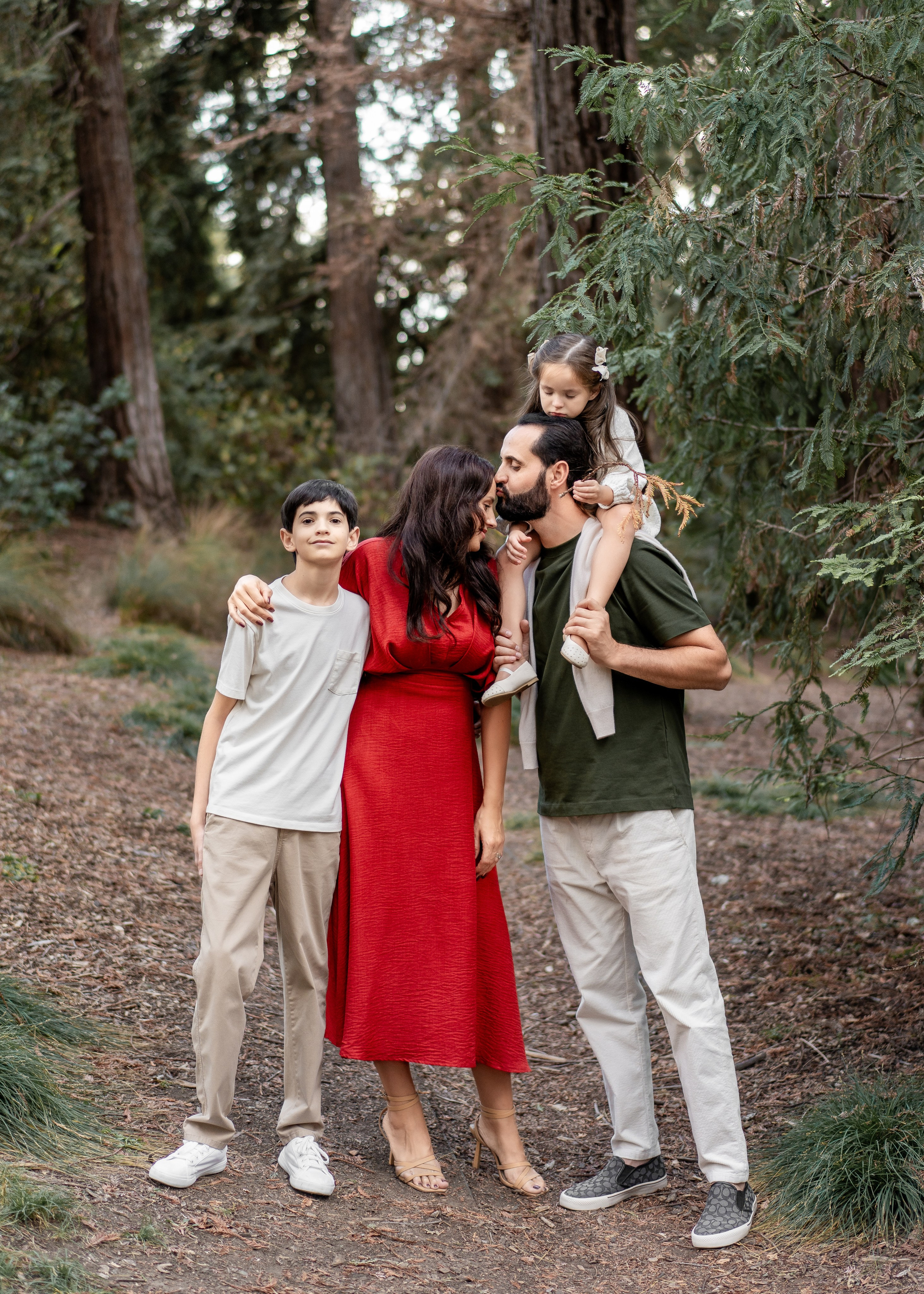 Mikhailov family. Family photographer in Sacramento | Sofia Pavenko