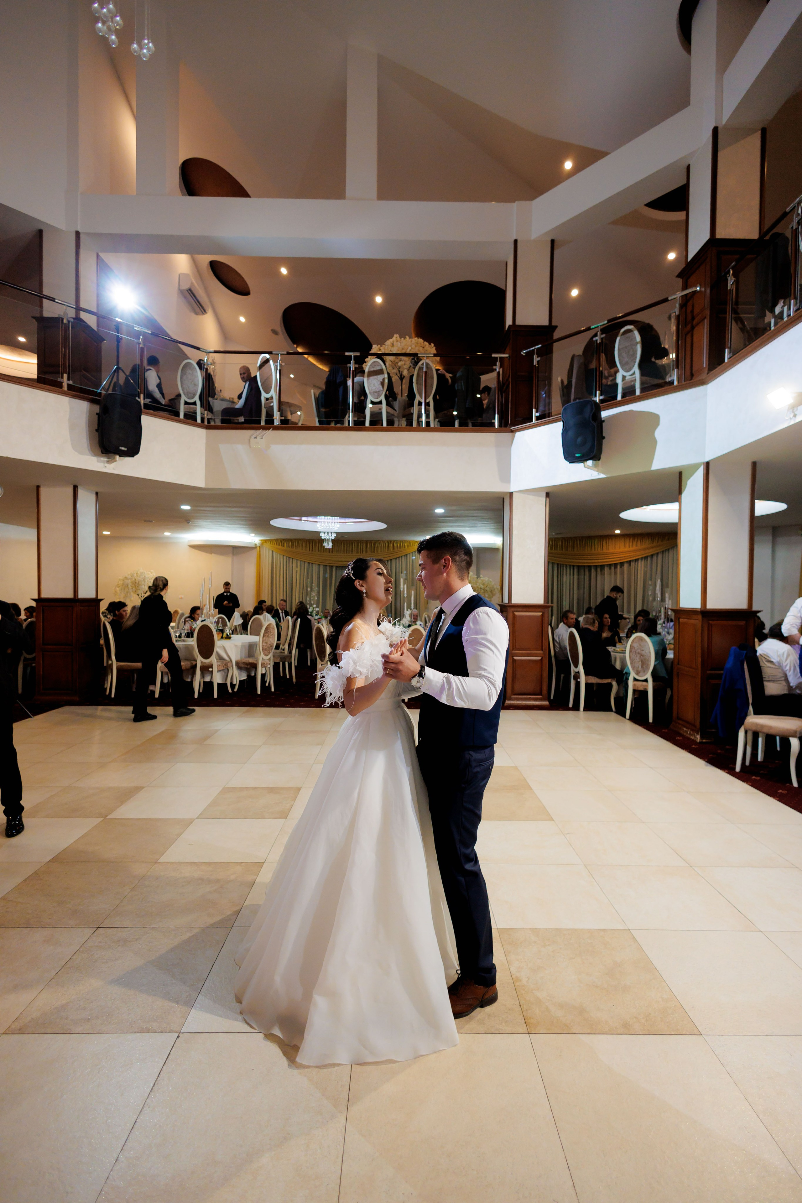 Loredana & Emilian – Ziua Nunții | Videografie - fotografie Botez Suceava, Iași, Botoșani. Servicii foto-video profesionale, pentru momente de neuitat