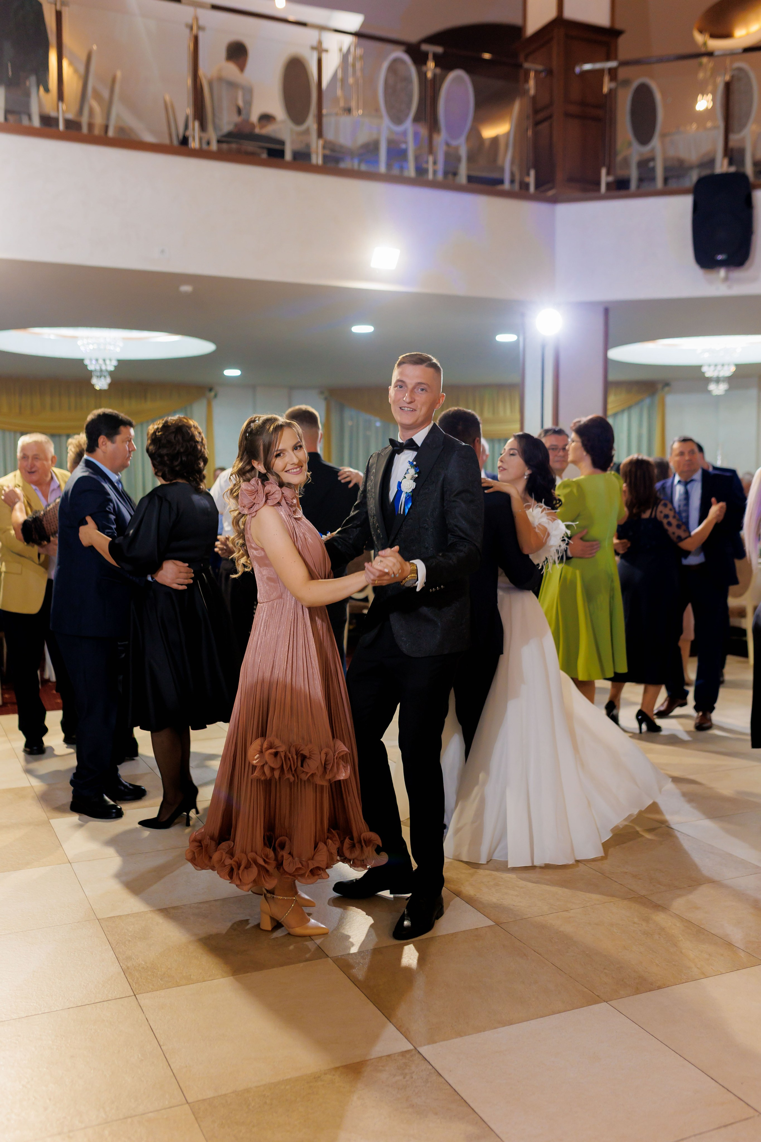 Loredana & Emilian – Ziua Nunții | Videografie - fotografie Botez Suceava, Iași, Botoșani. Servicii foto-video profesionale, pentru momente de neuitat