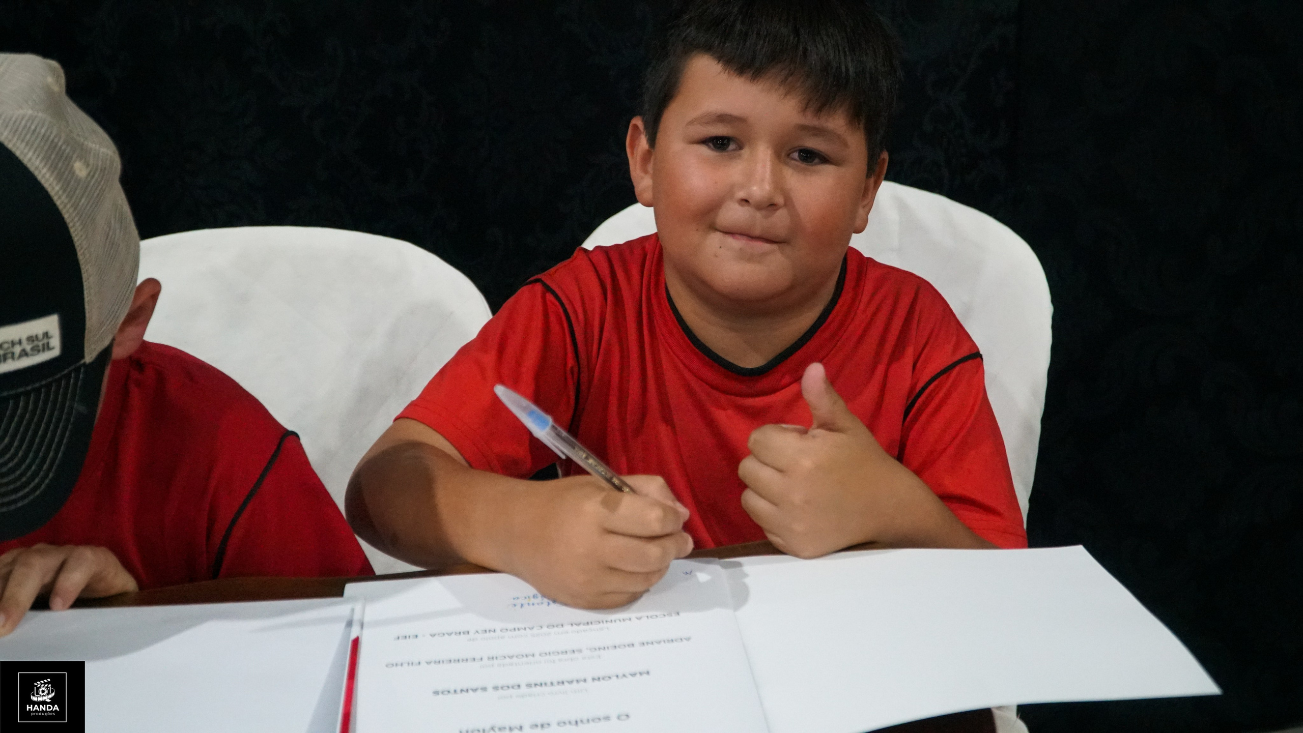 Noite autógrafos colégio Aurélio Buarque de Holanda. Handa Produções