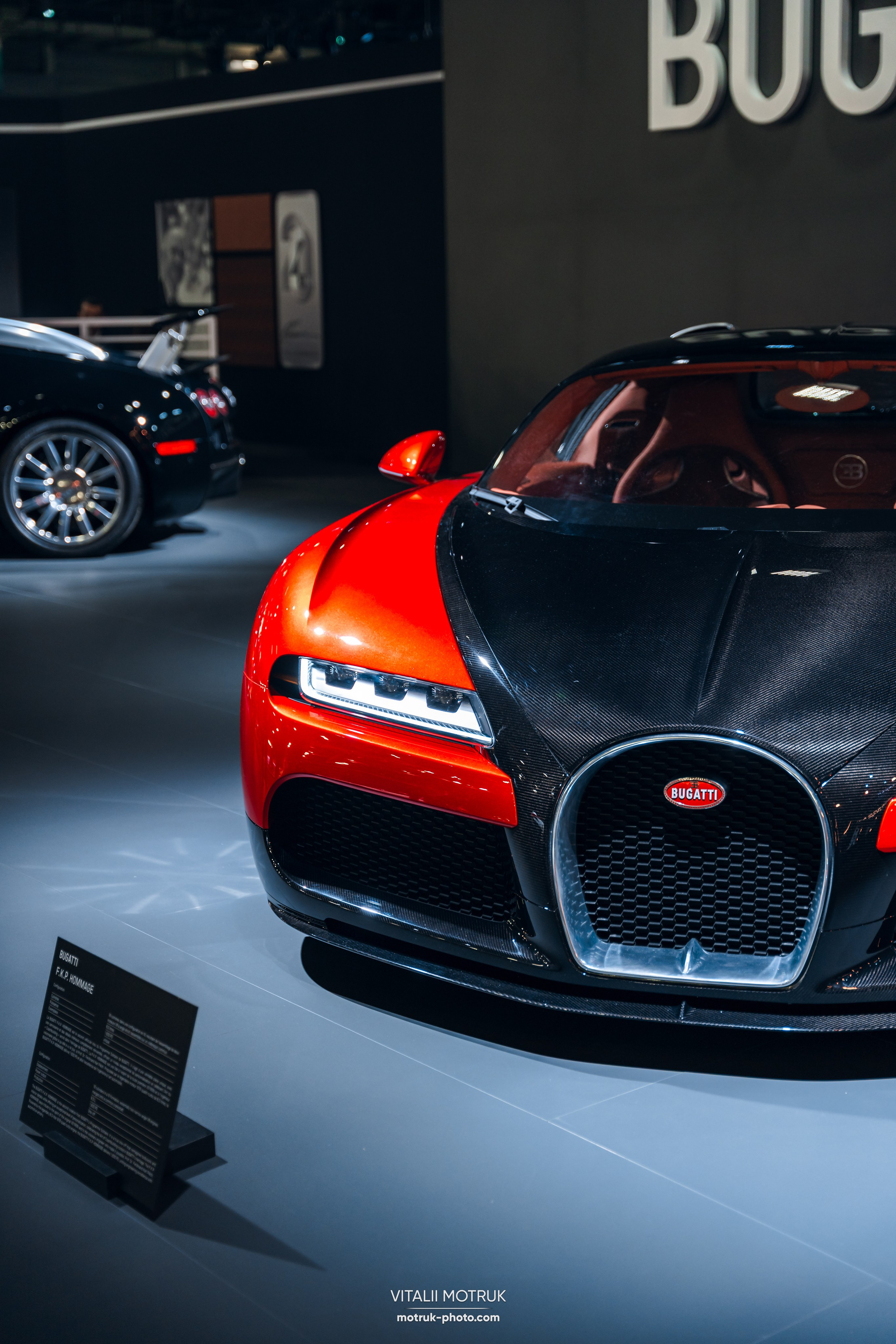 Retromobile 2026. Photographe de voitures à Paris — Vitalii Motruk