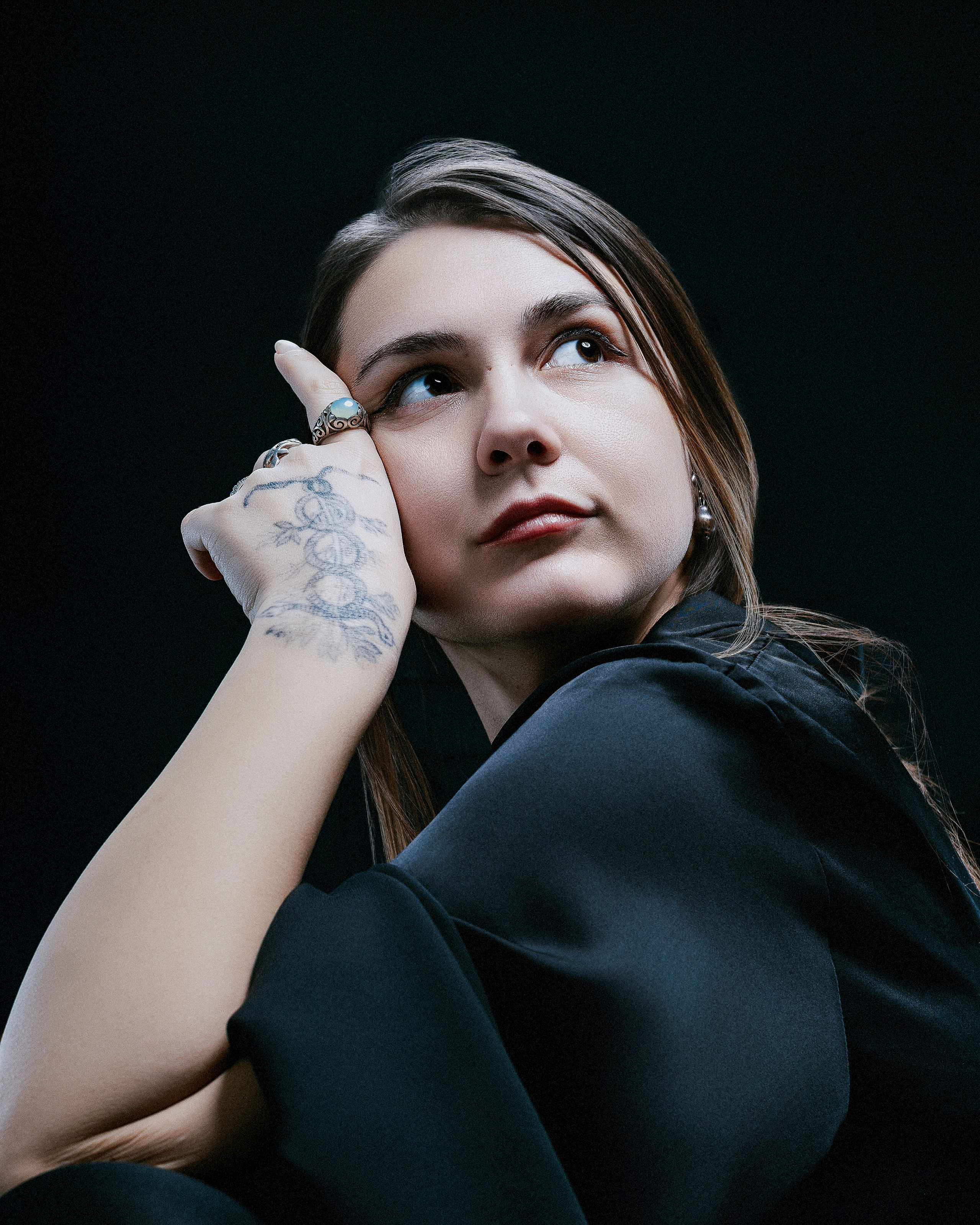 Studio foto profesional în București, specializat în portrete, beauty, fashion și fotografie de produs. Lumini de calitate. – Mitroi Iulian