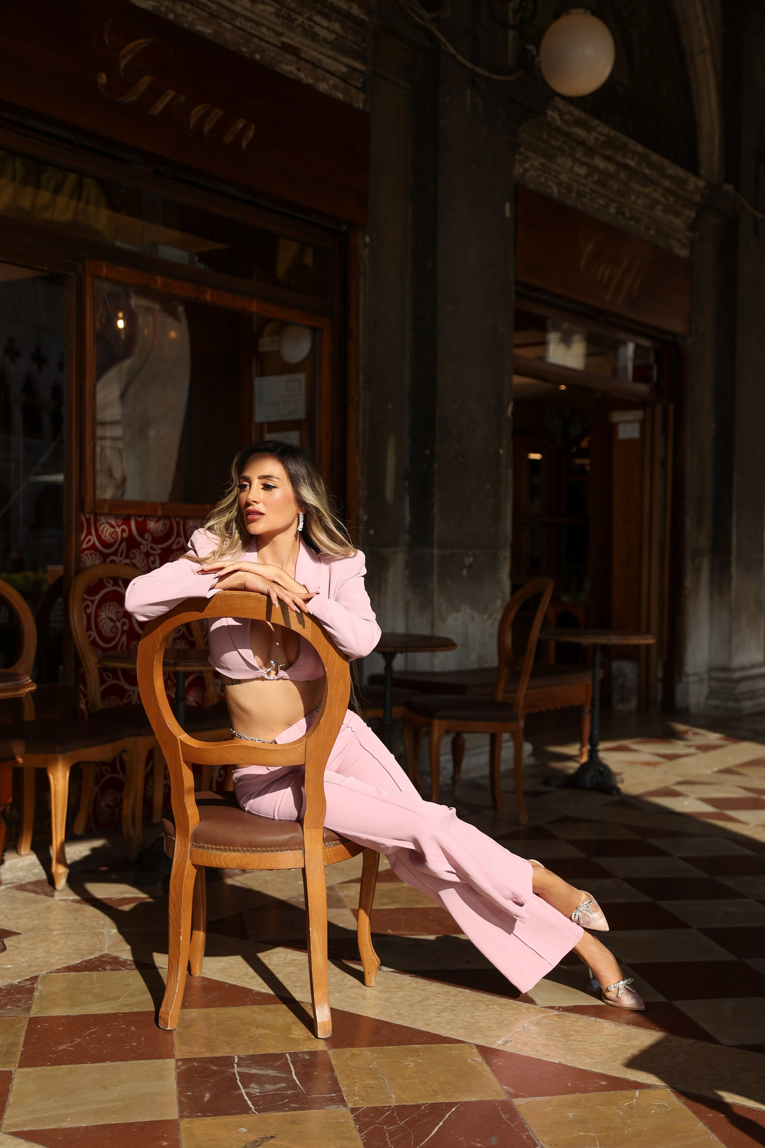 An august day in Venice with Mary