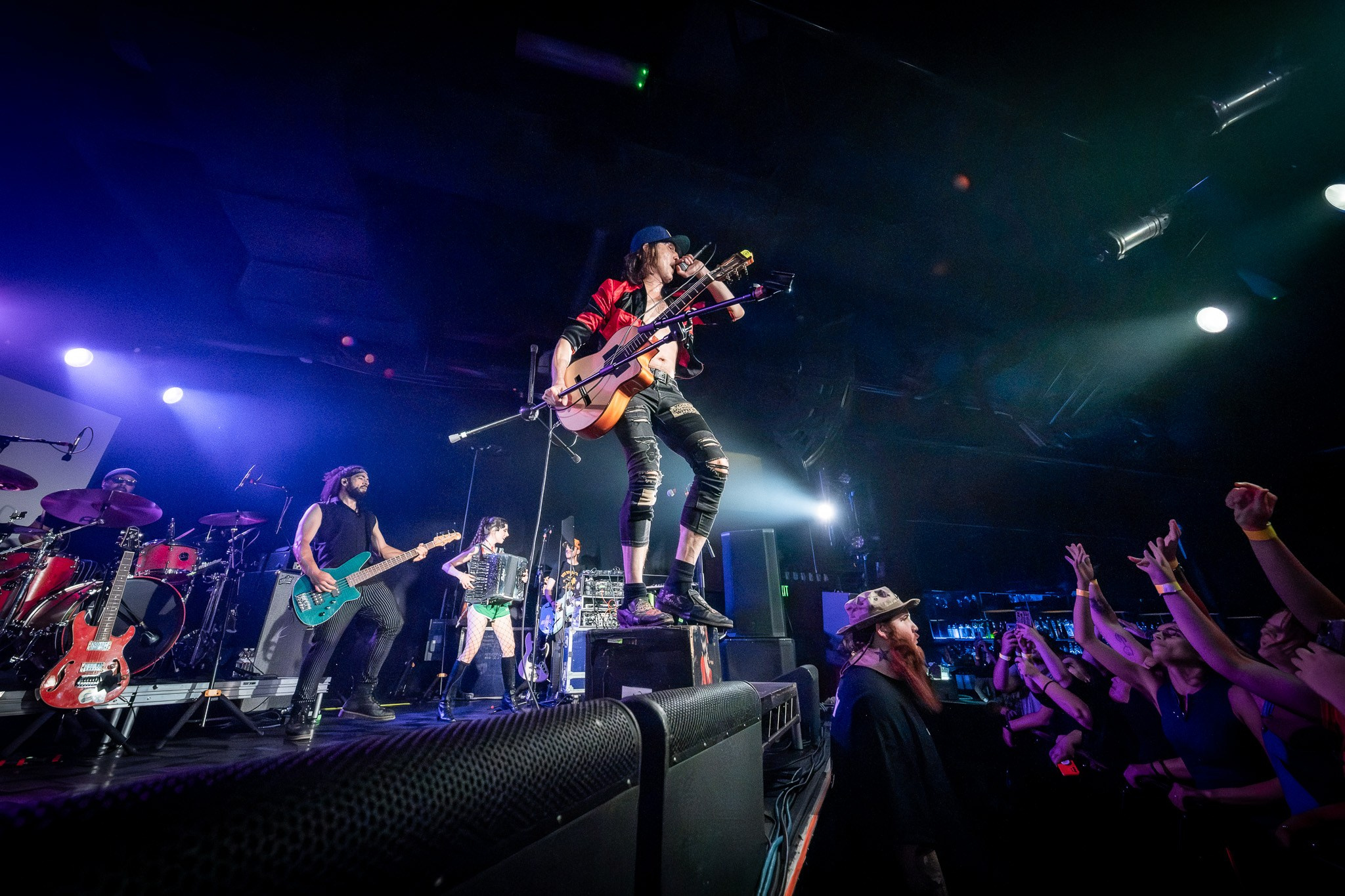 GOGOL BORDELLO / SACRAMENTO. Reportage concert portrait photography in the San Francisco Bay Area