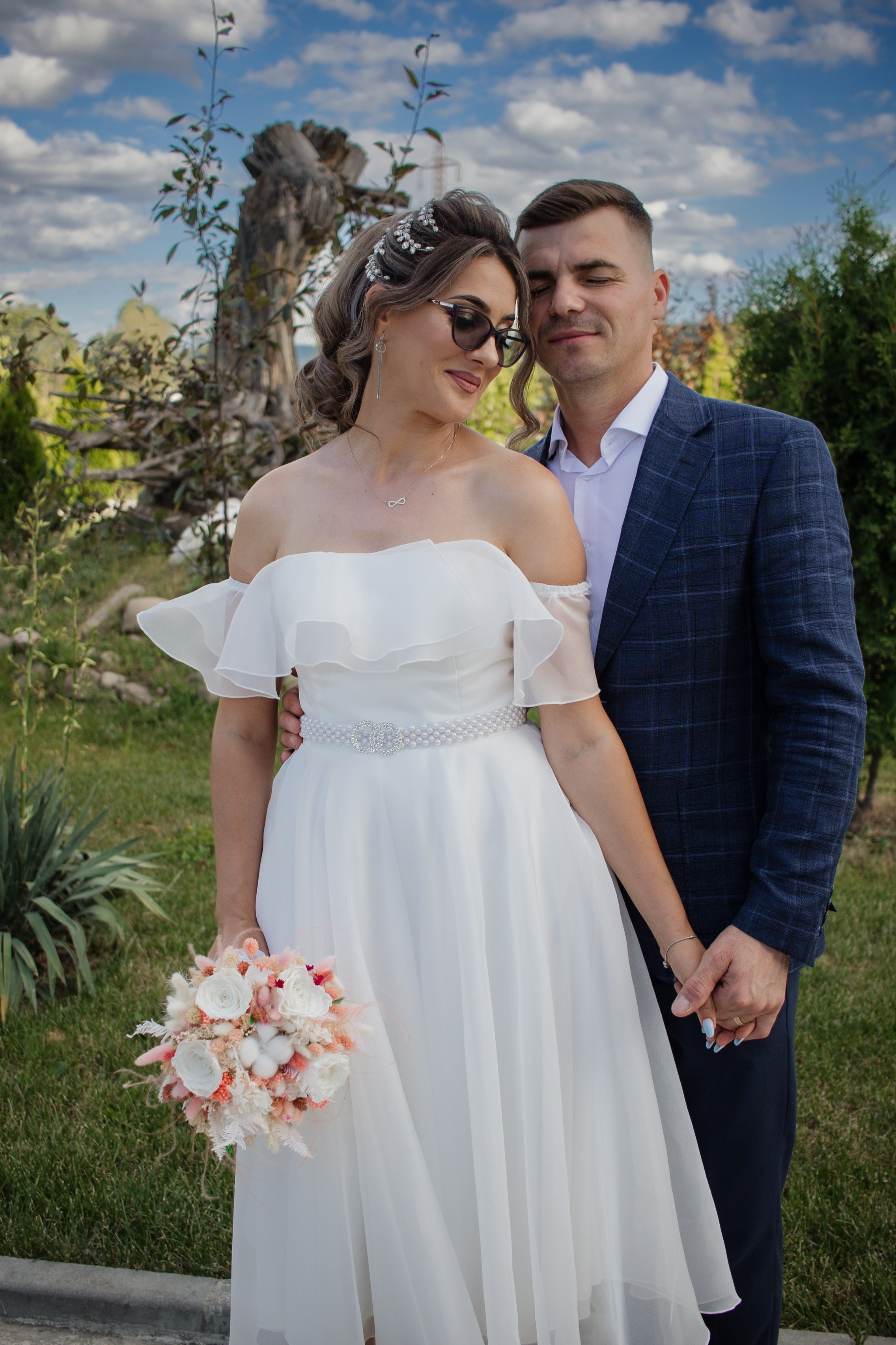 Oana & Vasile. Fotograf si videograf — evenimente si studio
