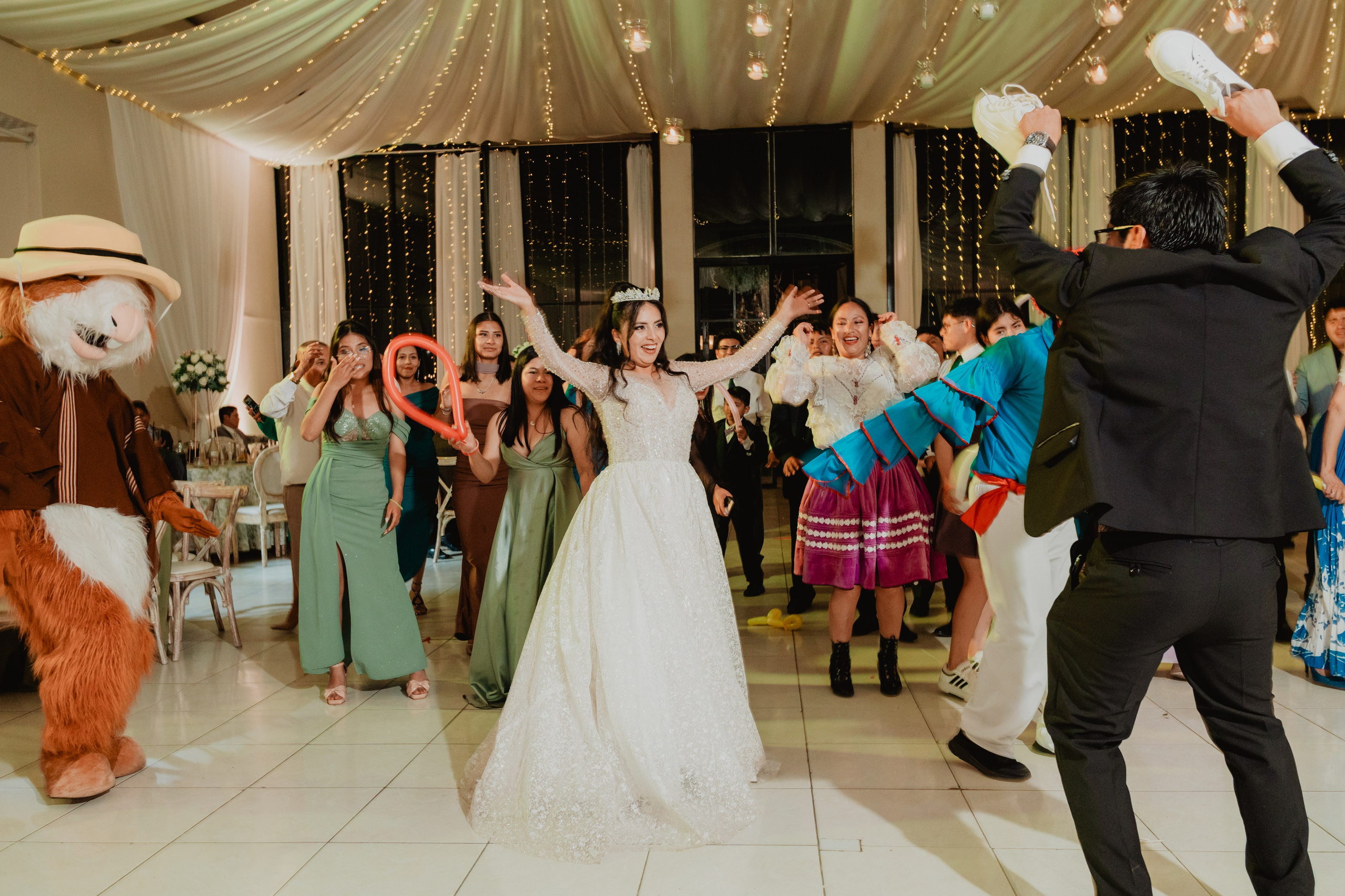 FERNANDO + MARIBEL | BODA RELIGIOSA. Studio KVTA | Fotografía y Video de Bodas en Arequipa