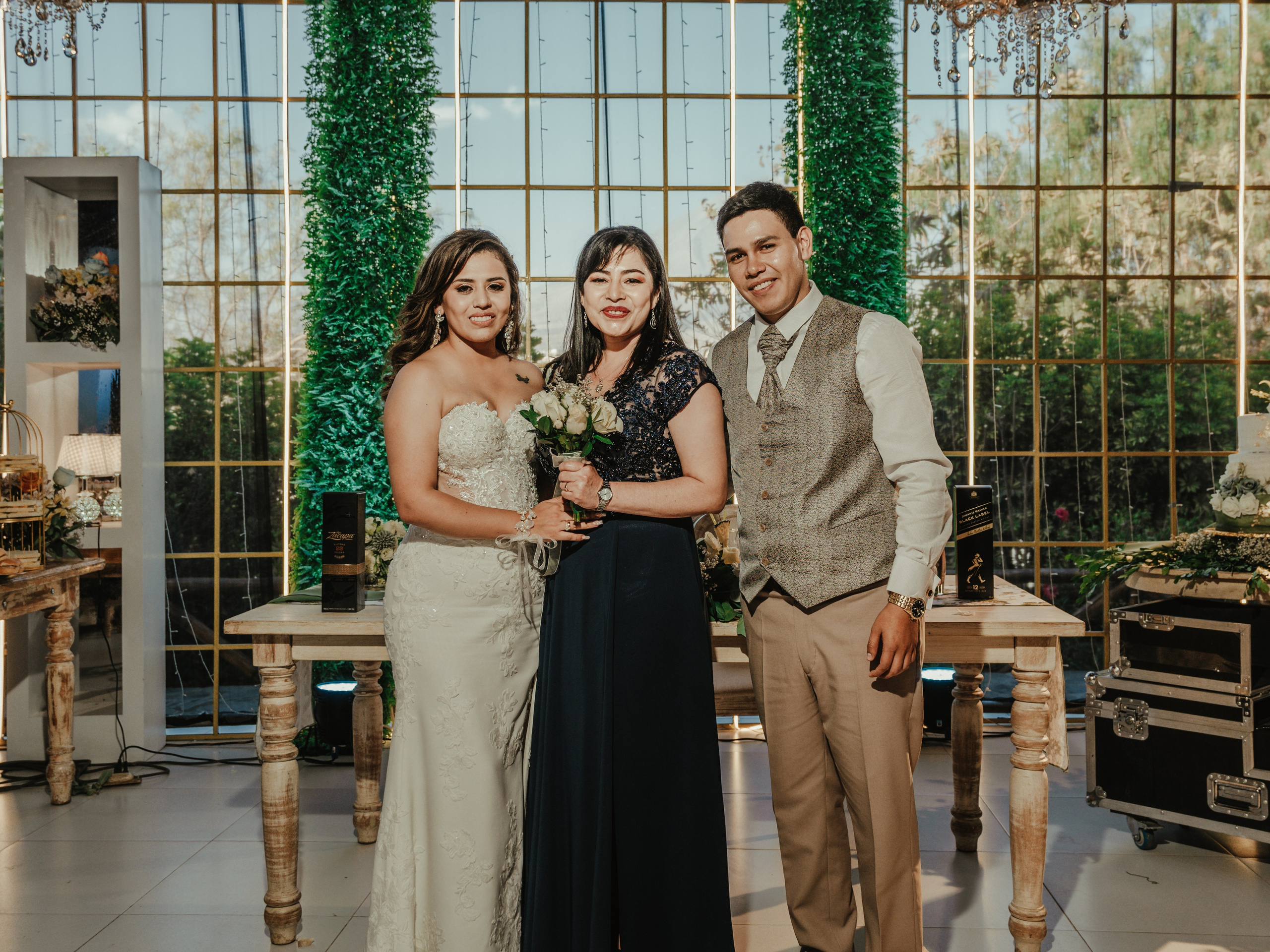 CARLA Y MARIO BODA RELIGIOSA. Studio KVTA | Fotografía y Video de Bodas en Arequipa