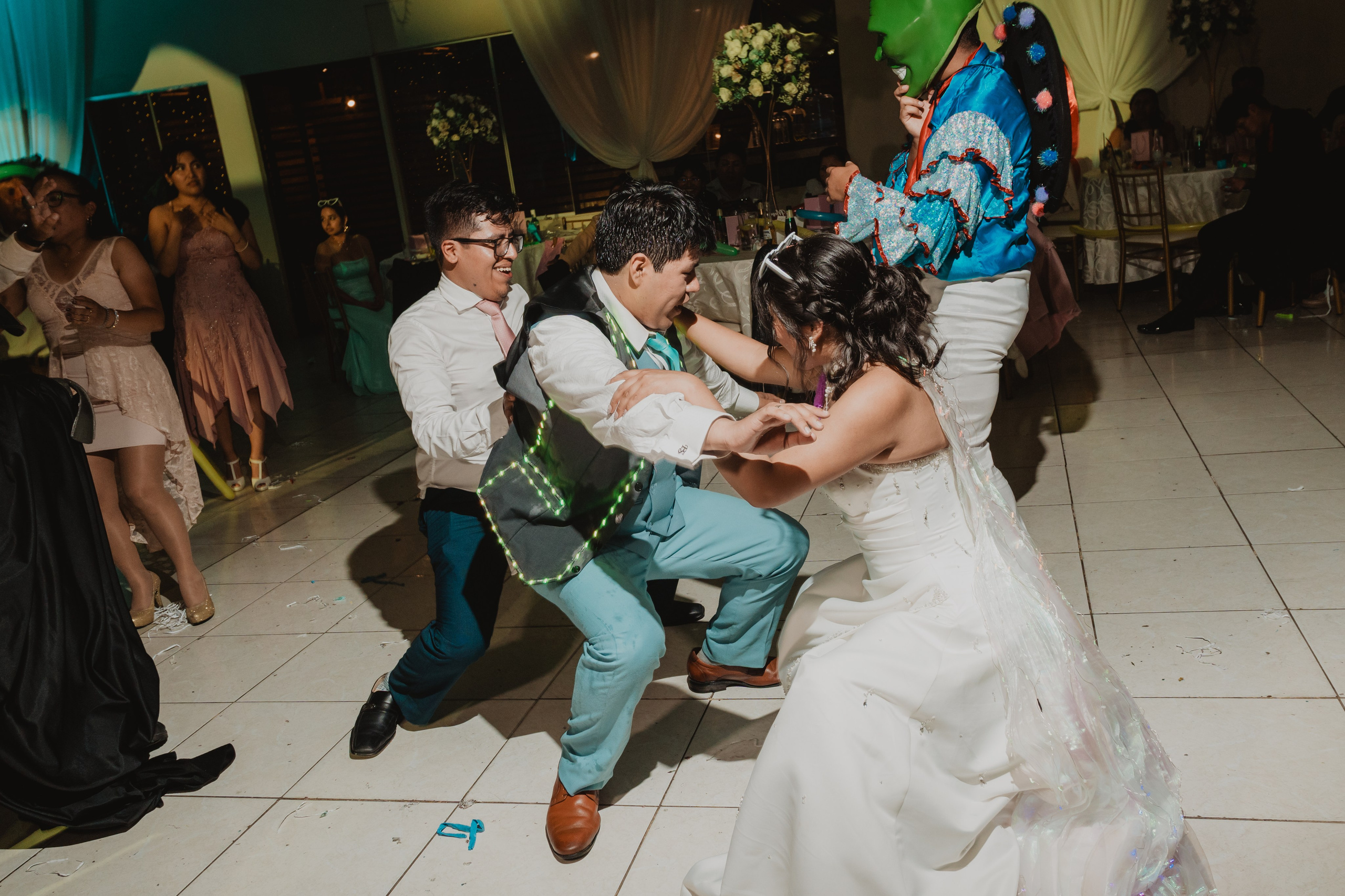 STEISY + EMMANUEL | BODA RELIGIOSA. Studio KVTA | Fotografía y Video de Bodas en Arequipa