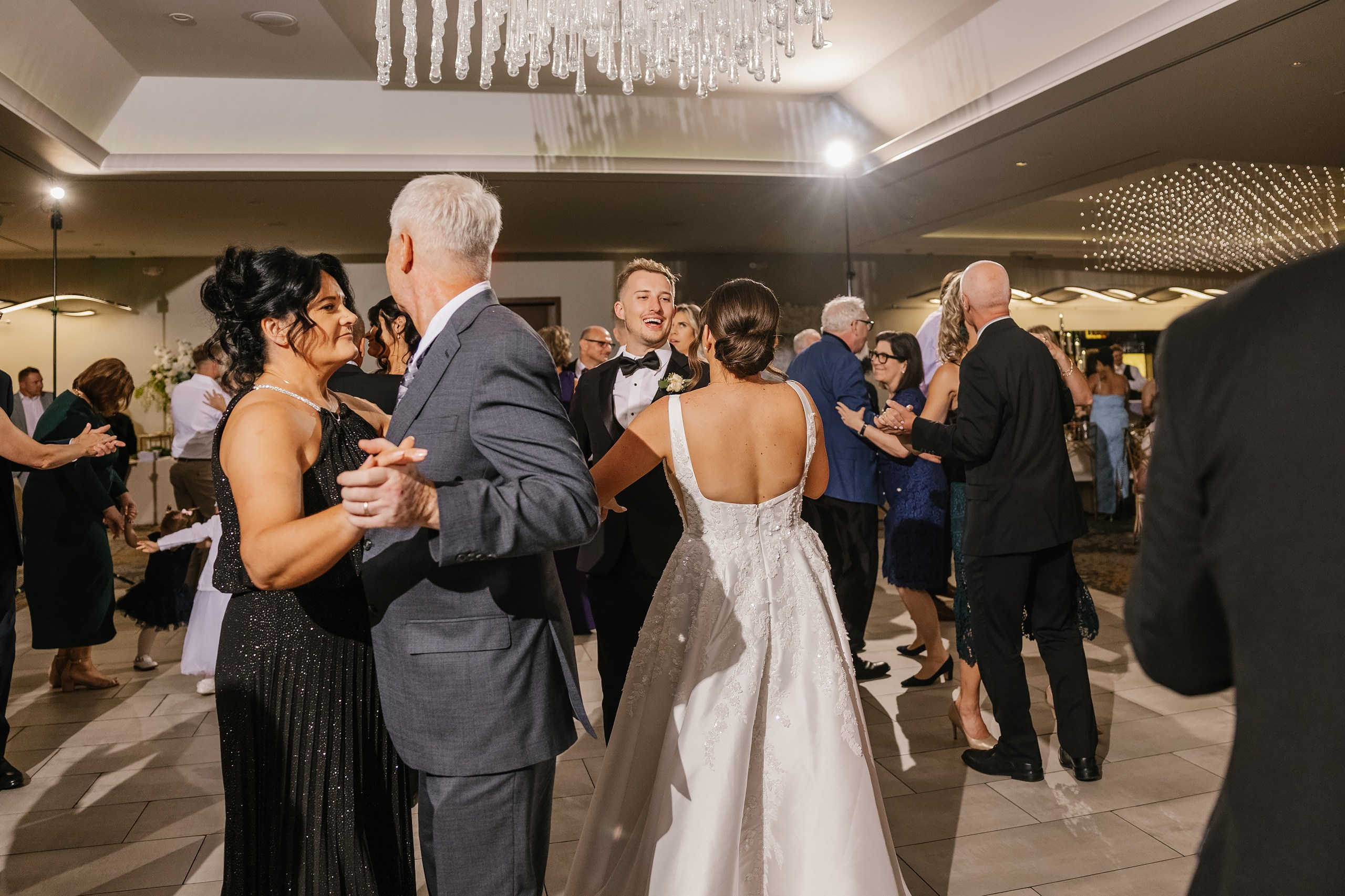 09.06.2025 Wedding. Wedding family event photographer in Chicago Nick Yushevich