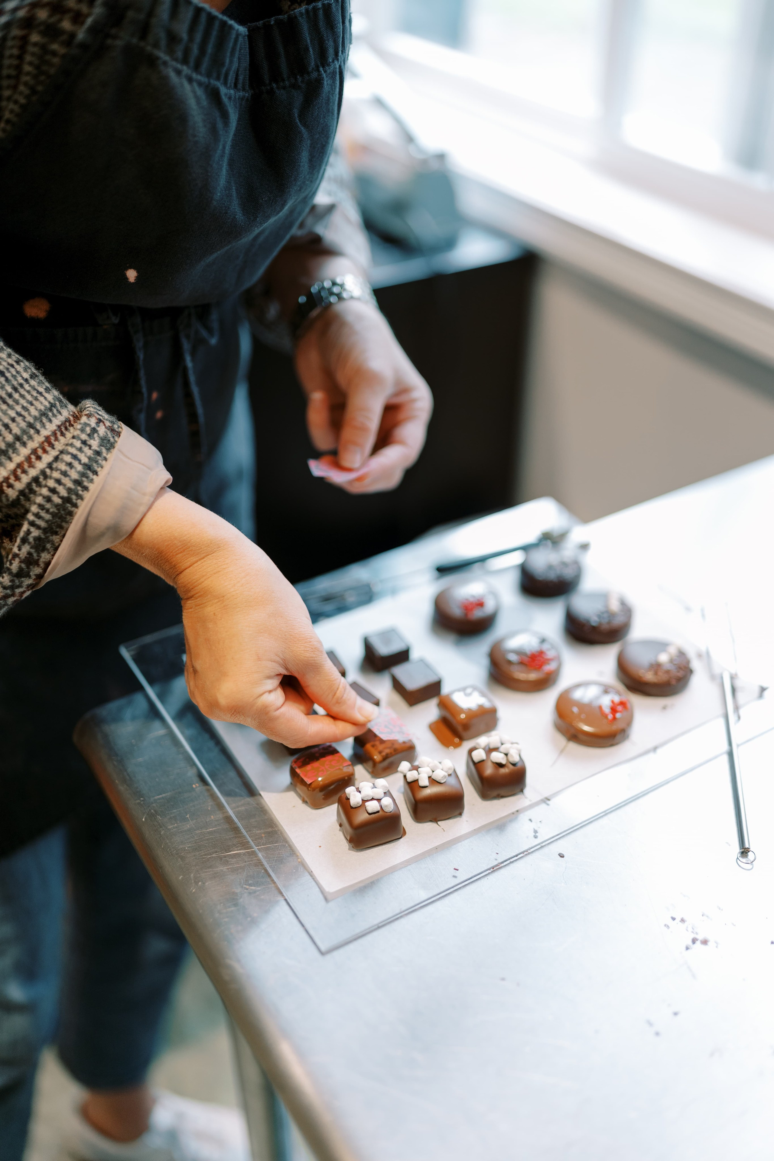 Event: Chocolate-Making Workshop. EVAN ARISTOV WEDDING PHOTOGRAPHY — Seattle Wedding Photographer