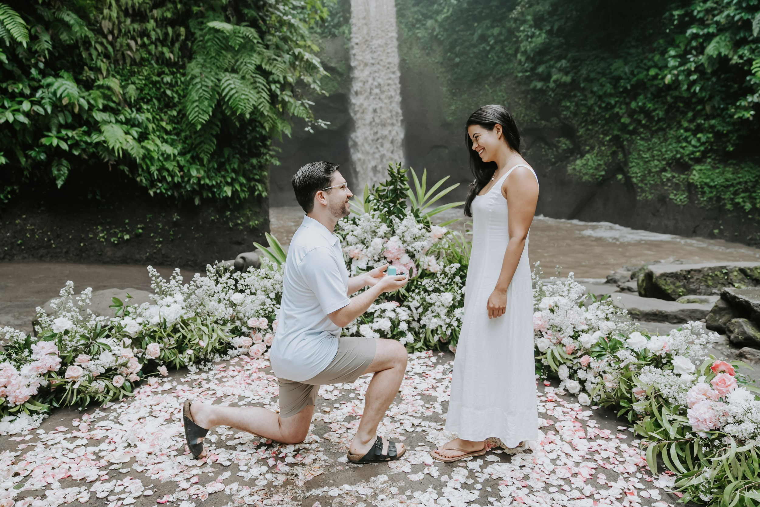 Marriage Proposal. Female Photographer in Bali