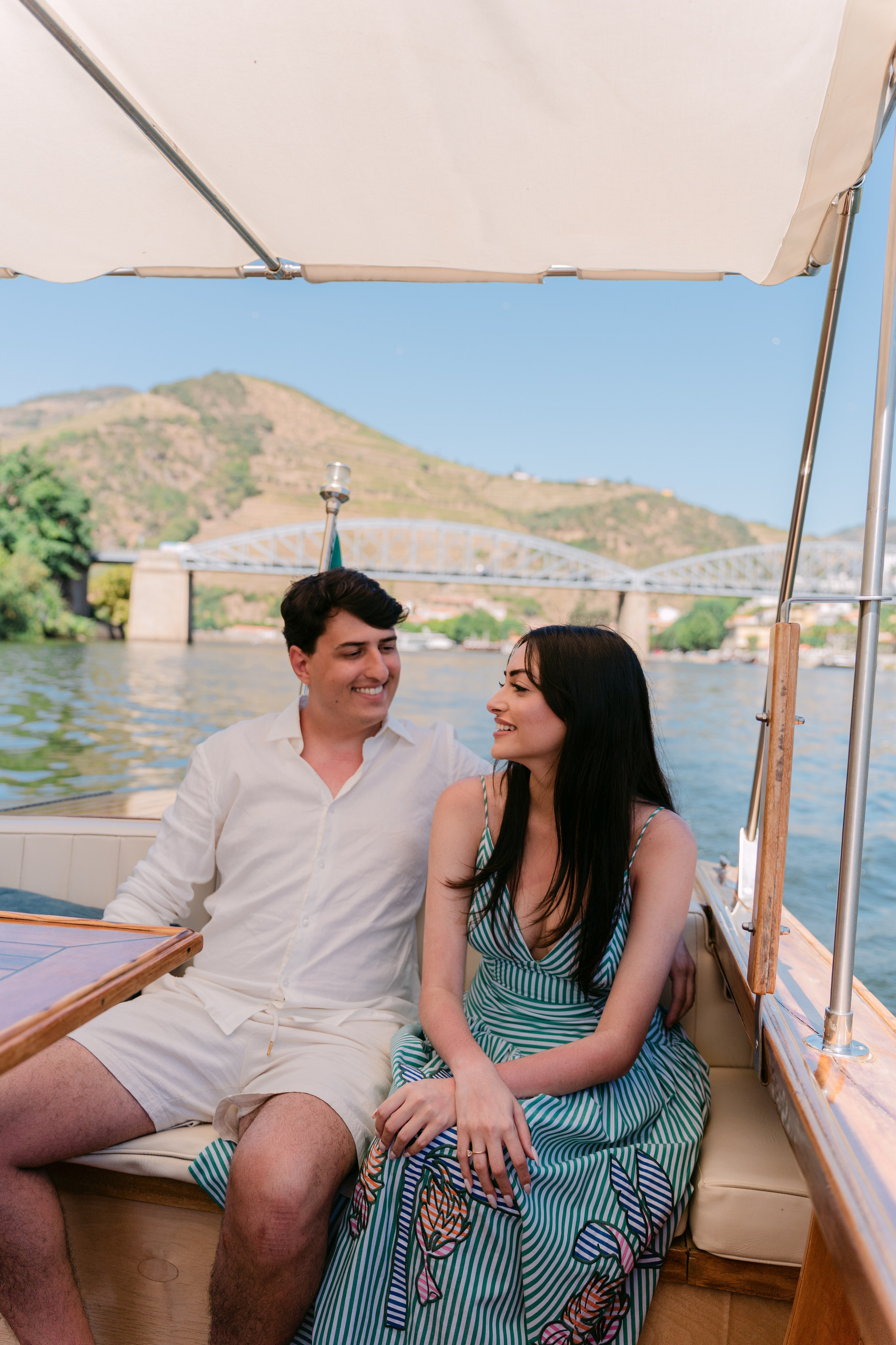 Wedding Proposal at Douro Valley — Arthur & Ana. Wedding & destination wedding photographer in Porto, Portugal — Davi Valente | Lisbon, Douro Valley, Rome, Tuscany & Lake Como