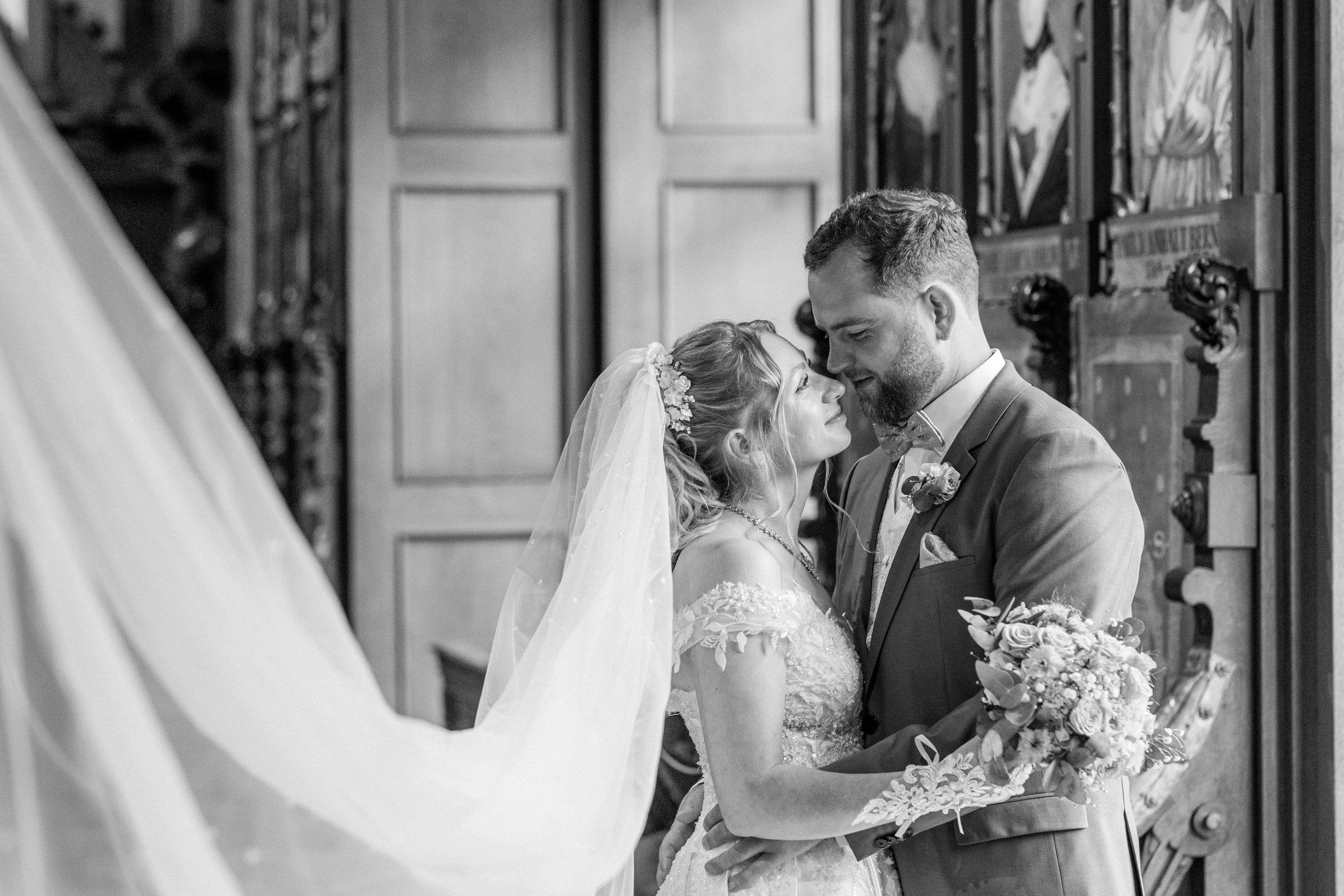 Hochzeit im Schloss Detmold – Kreatives Hochzeit Fotoshooting & Emotionale Hochzeitsreportagen!. Hochzeitsfotografin in Gütersloh | Authentische Hochzeitsreportagen | TK Photographie