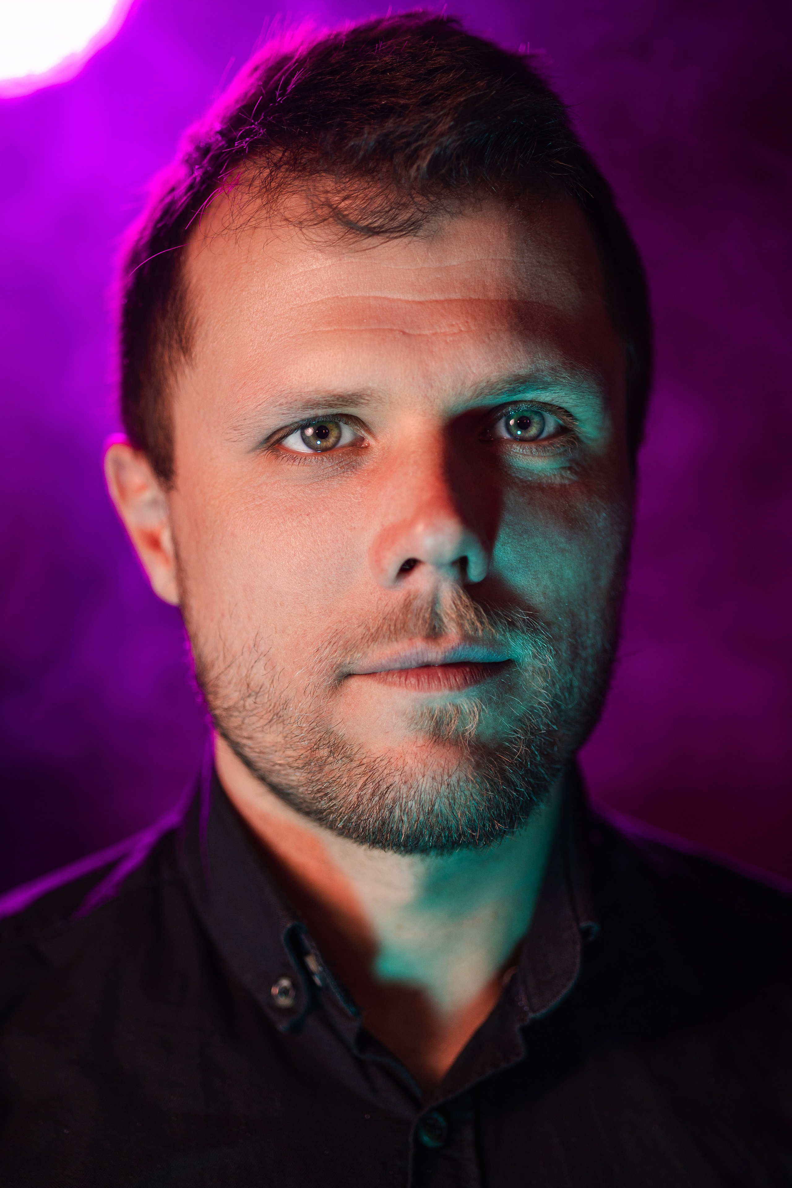 Dan Murzea. Daniel Cioc - Fotograf profesionist în București, specializat în evenimente, nunta, botez, corporate, portret și boudoir