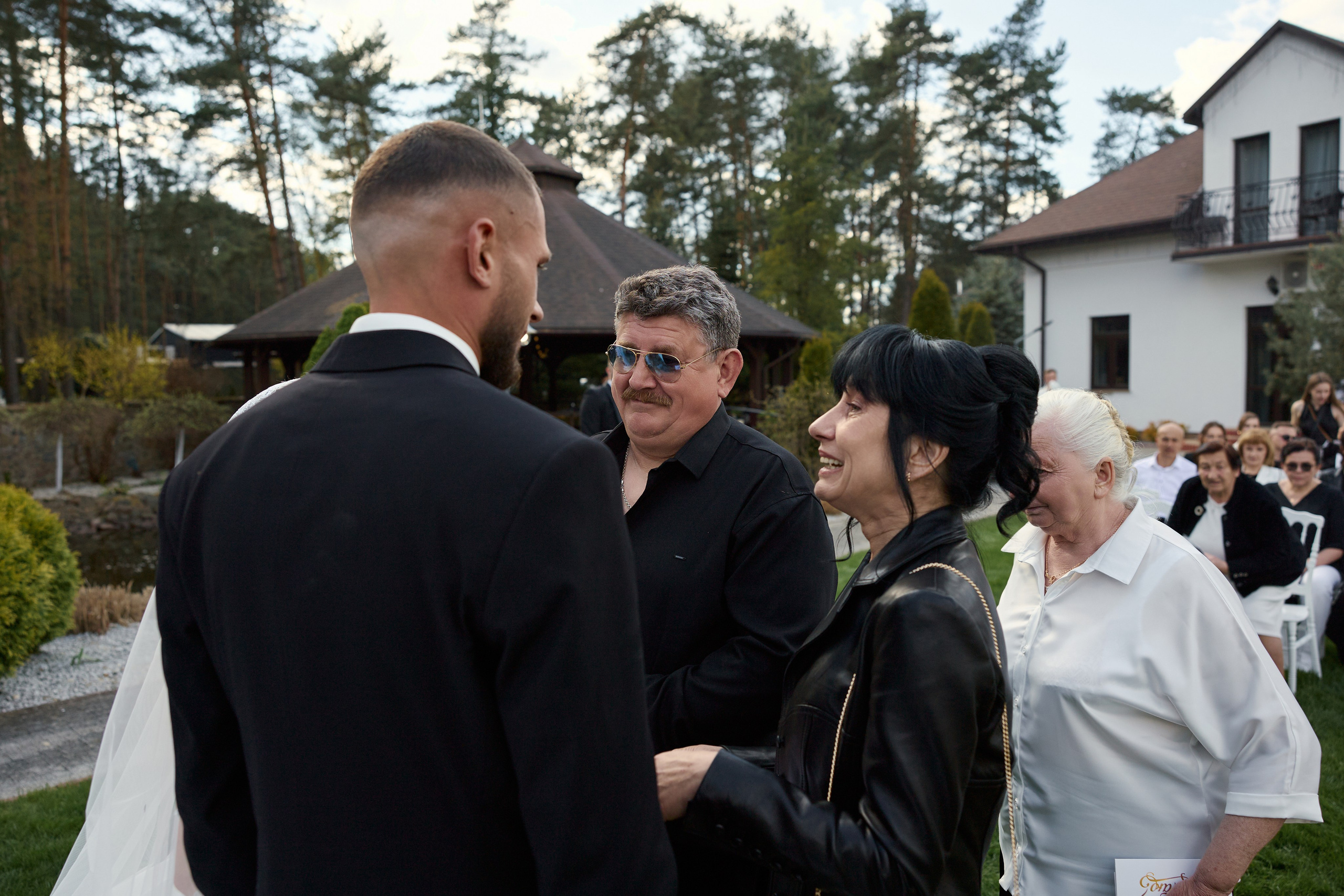 Natalia & Roman. Dworek przy lesie. Fotograf ślubny i rodzinny w Krakowie Yana Klymova