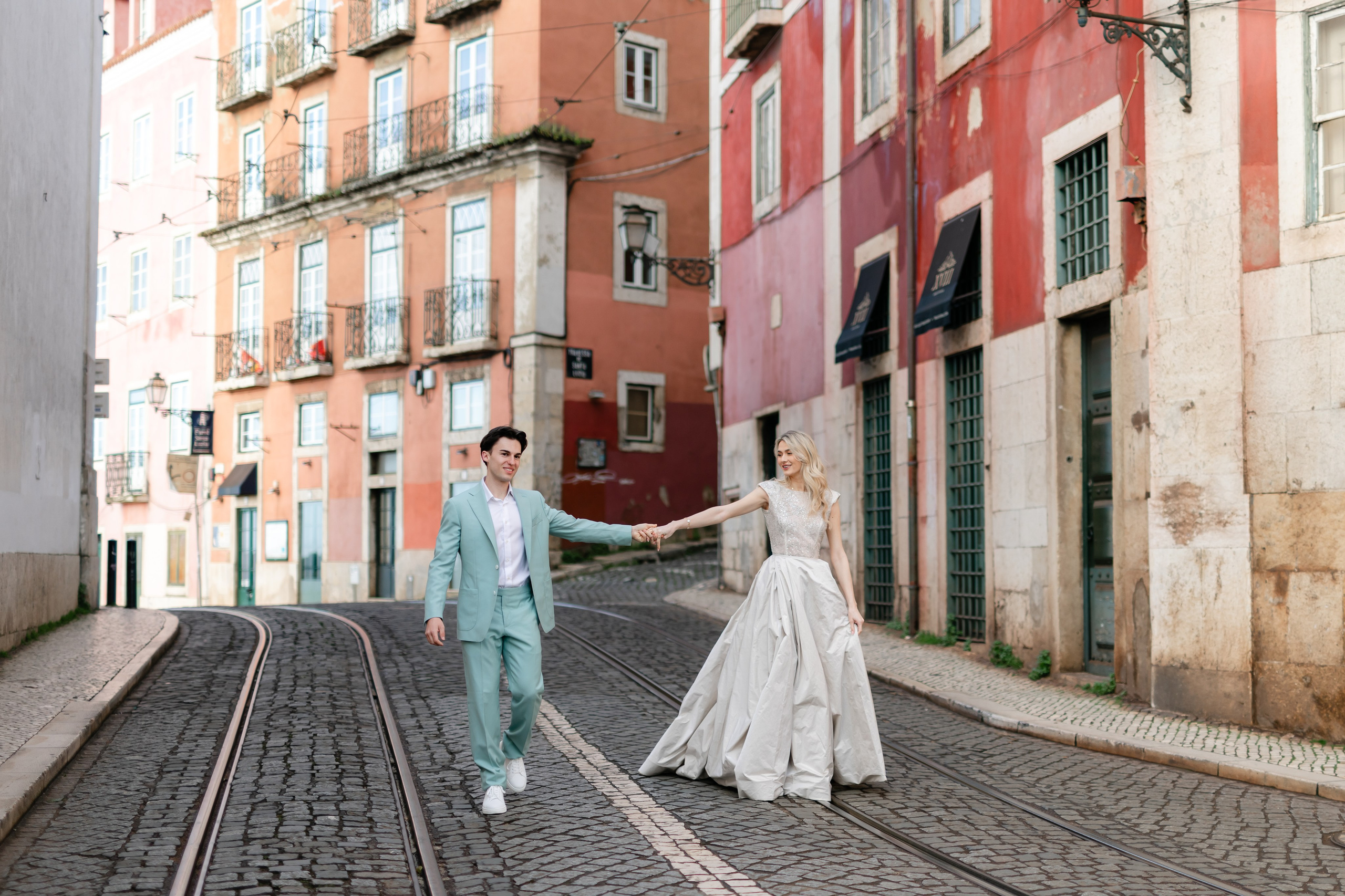 Vivien & Razvan. Main