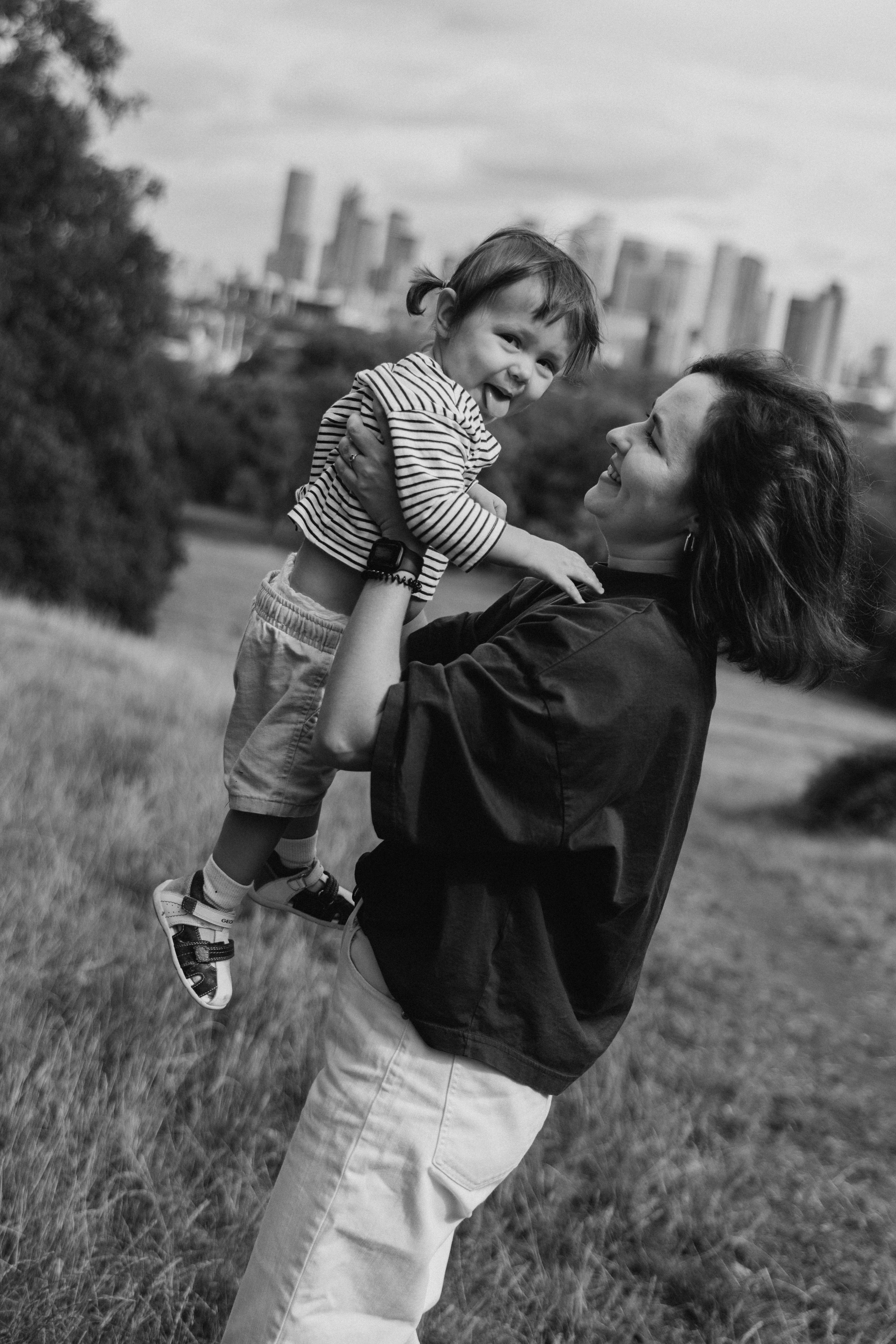 Milena with parents (Greenwich Park). Anastasia Klink, Photographer in London