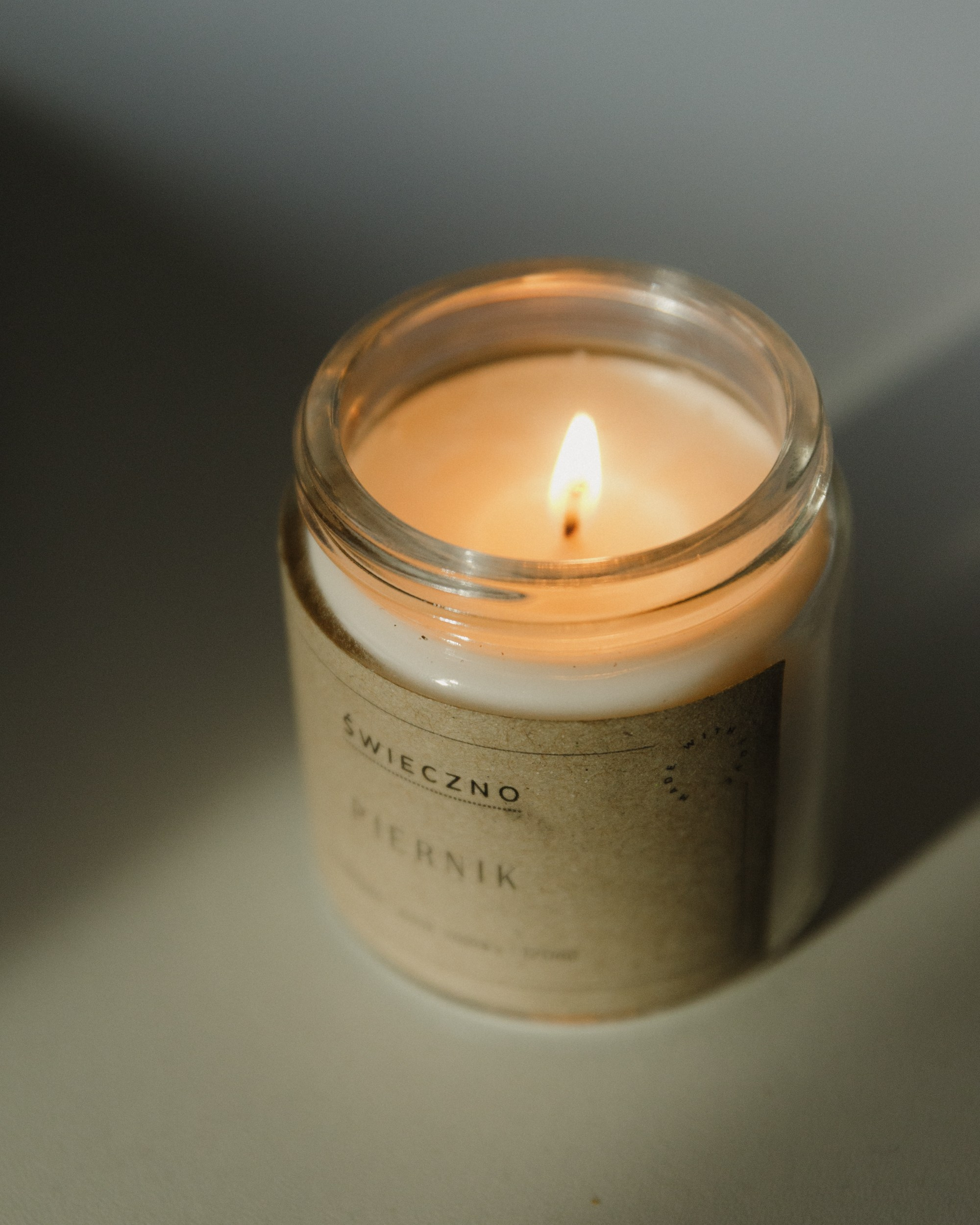 Candles | insta content. Kaja | fotograf we Wrocławiu | ludzie i psy