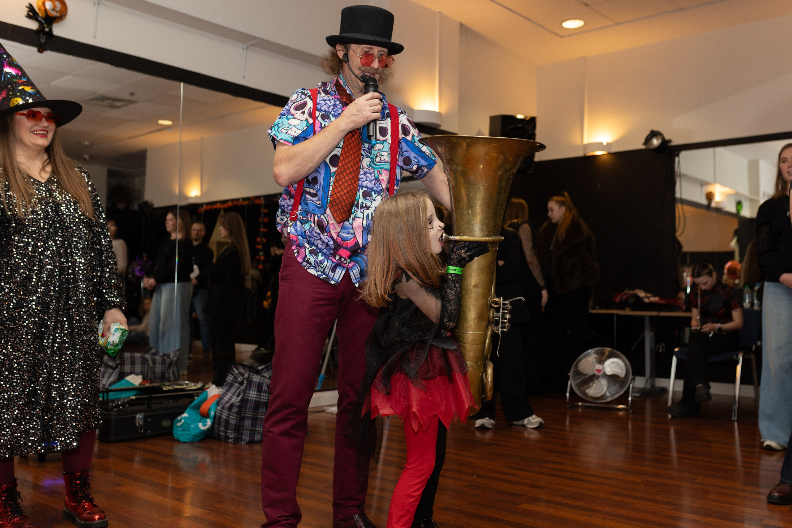 Leo dance studio Helloween 2025. Семейный и детский фотограф в Варшаве Мила Бобровская