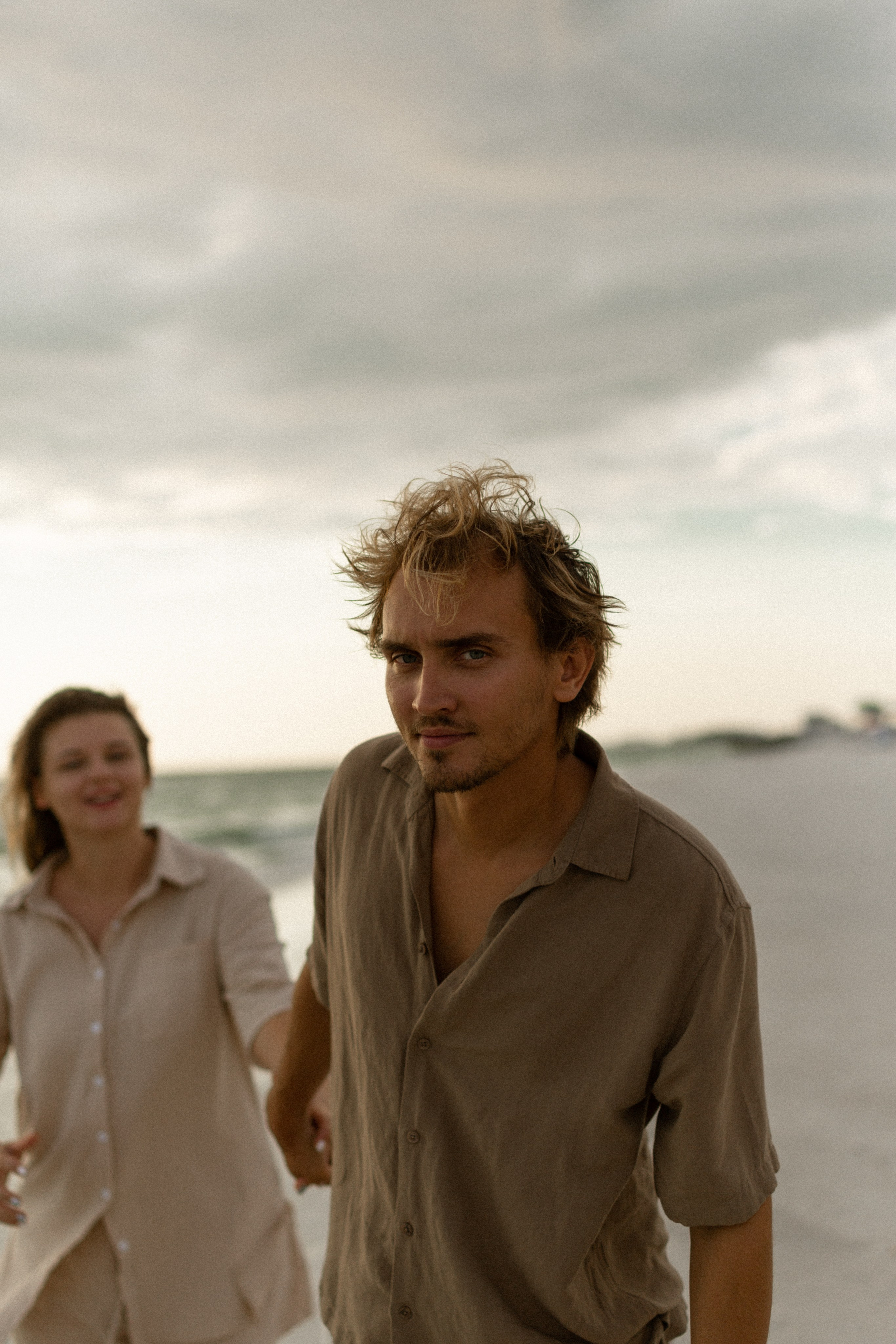 Olya & Misha. Ocean. Photographer Vladmir Gladkov