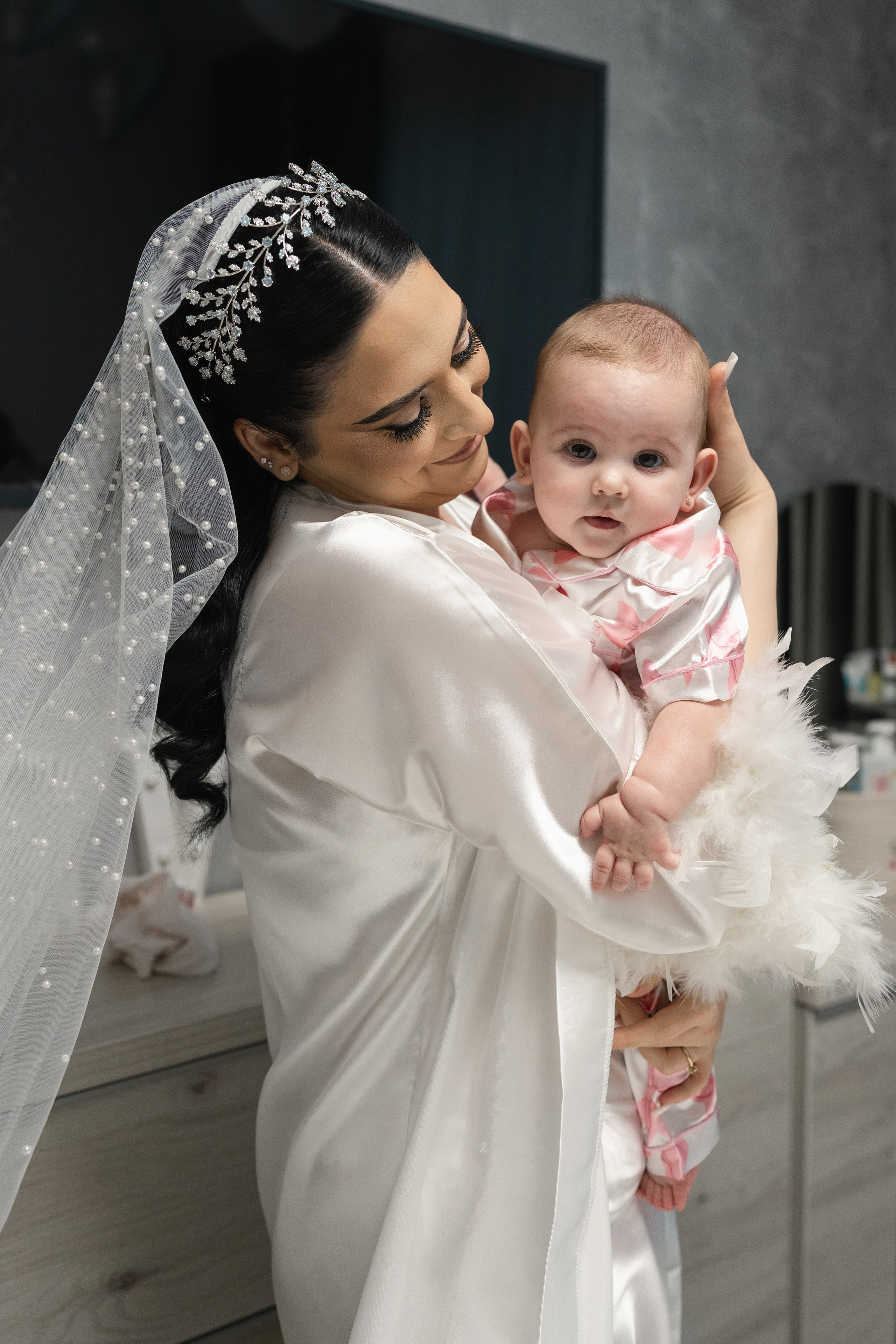 Nuntă - Gabriela și Alexandru. ALB — Alexandru-Laurențiu Bîrsan | Fotograf în București