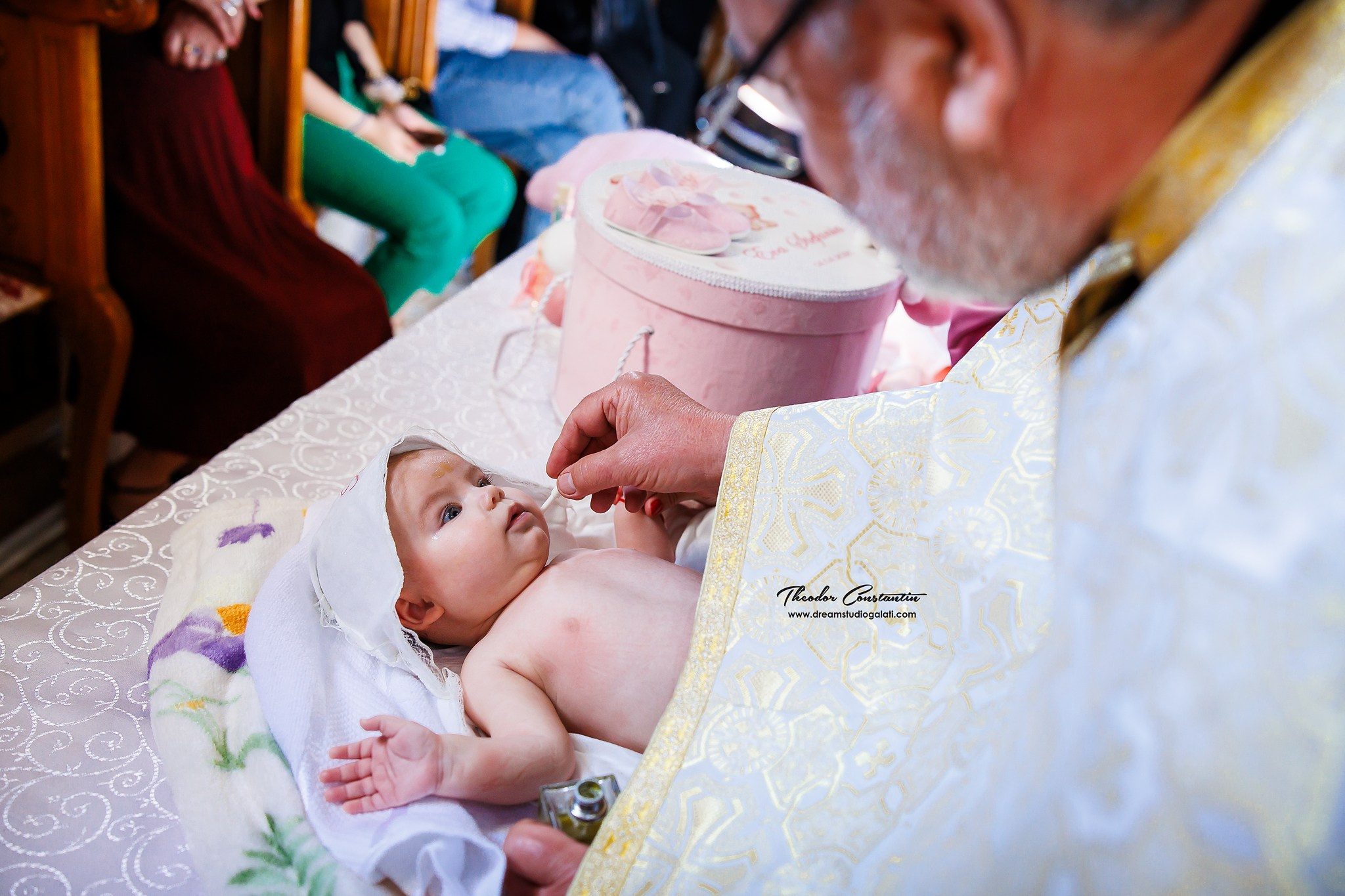 Botez. Dream Studio Galați – ședințe foto profesionale pentru familie, portrete și evenimente